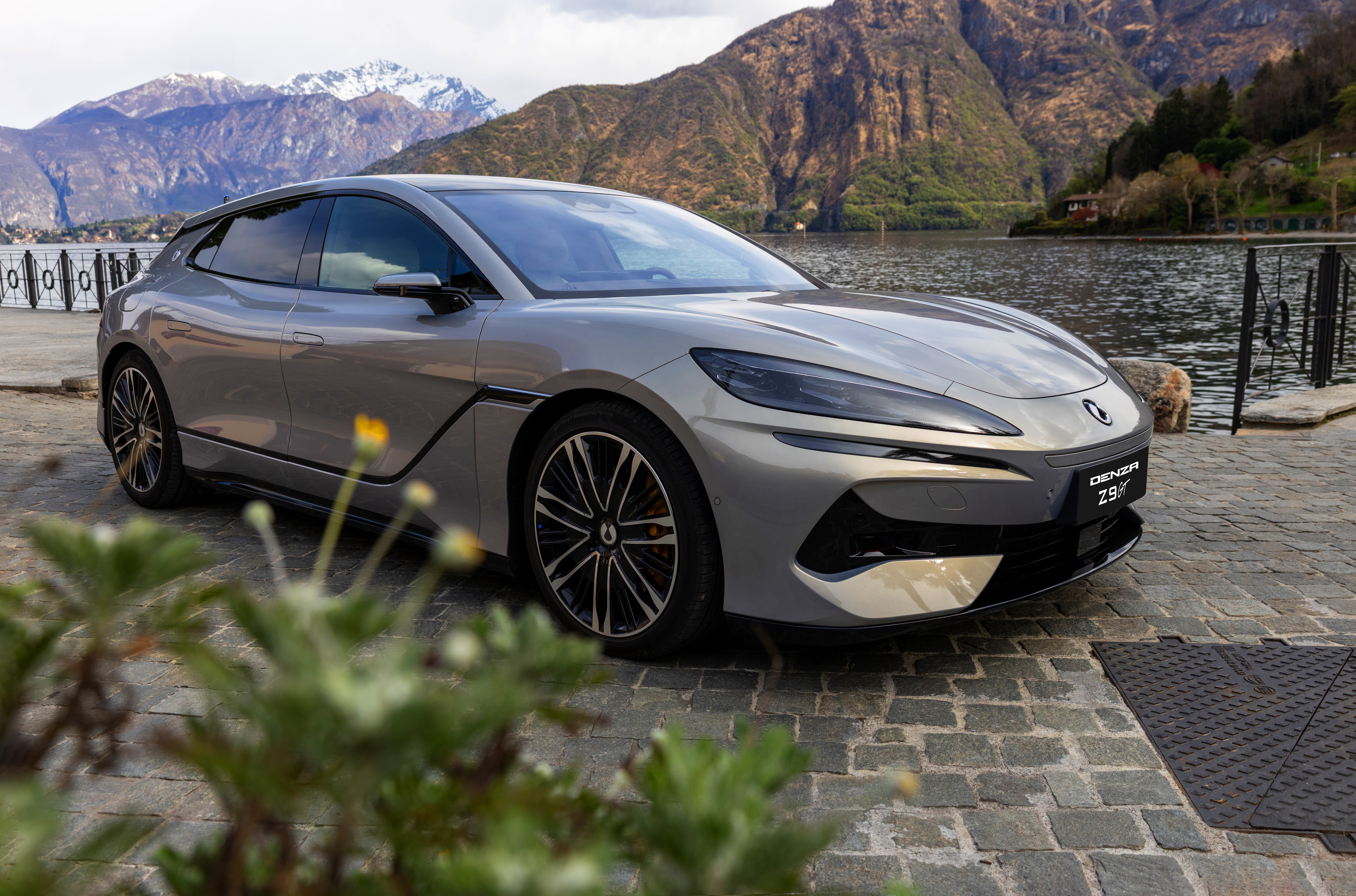 Denza Z9GT