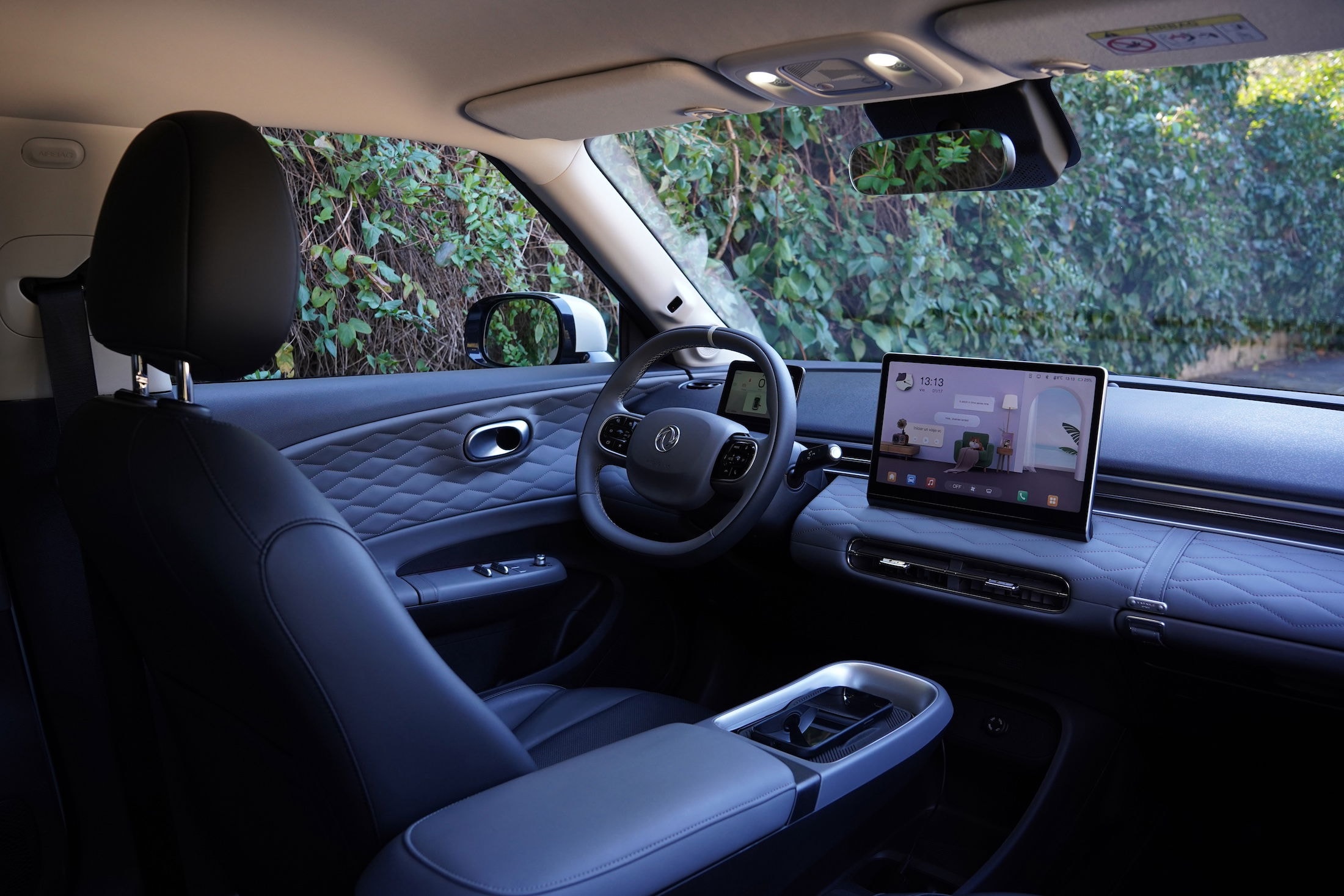 Vista de los asientos traseros del Dongfeng Box, buen diseño.