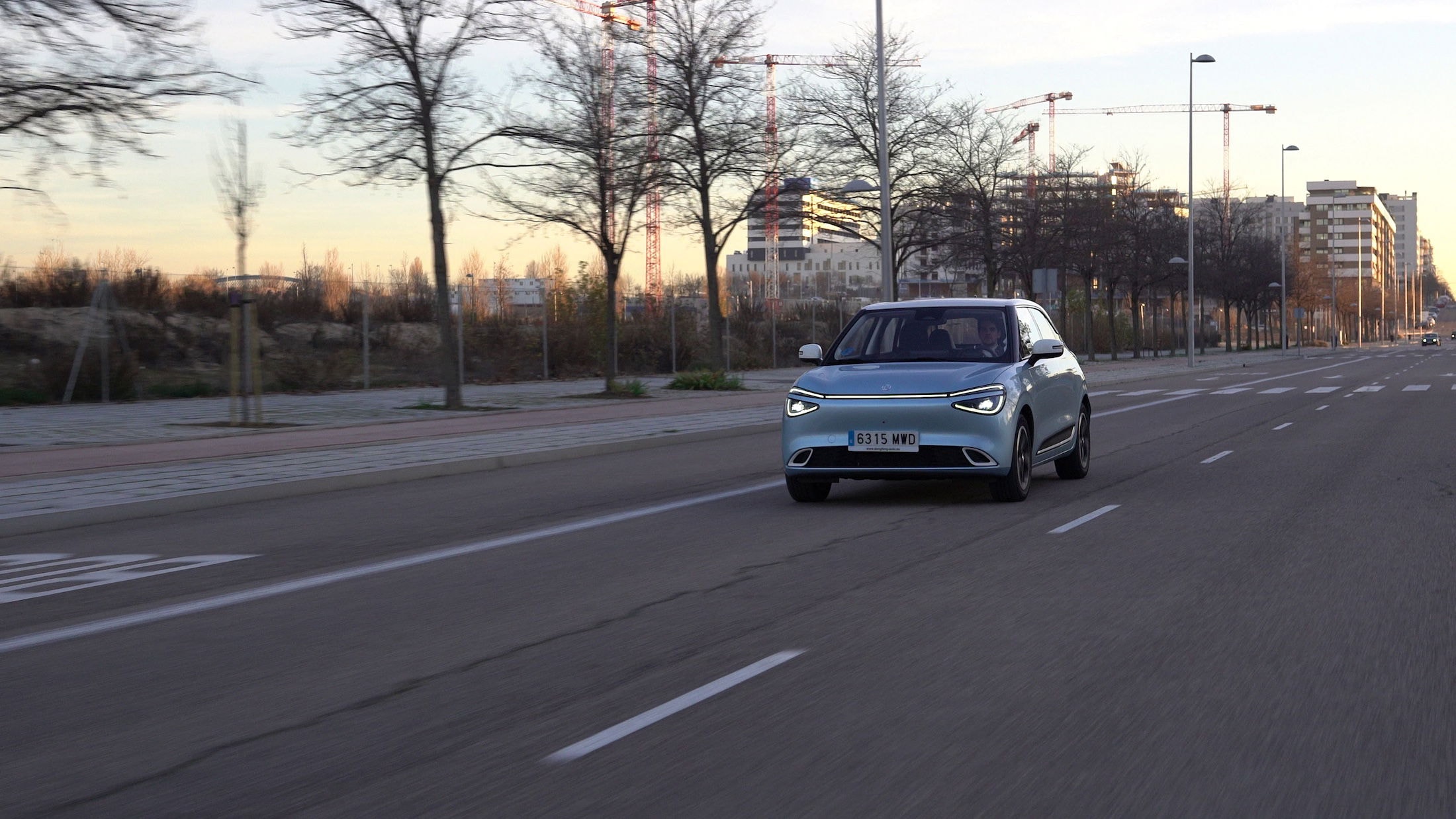 Vista trasera del Dongfeng Box revelando su innovación estética.