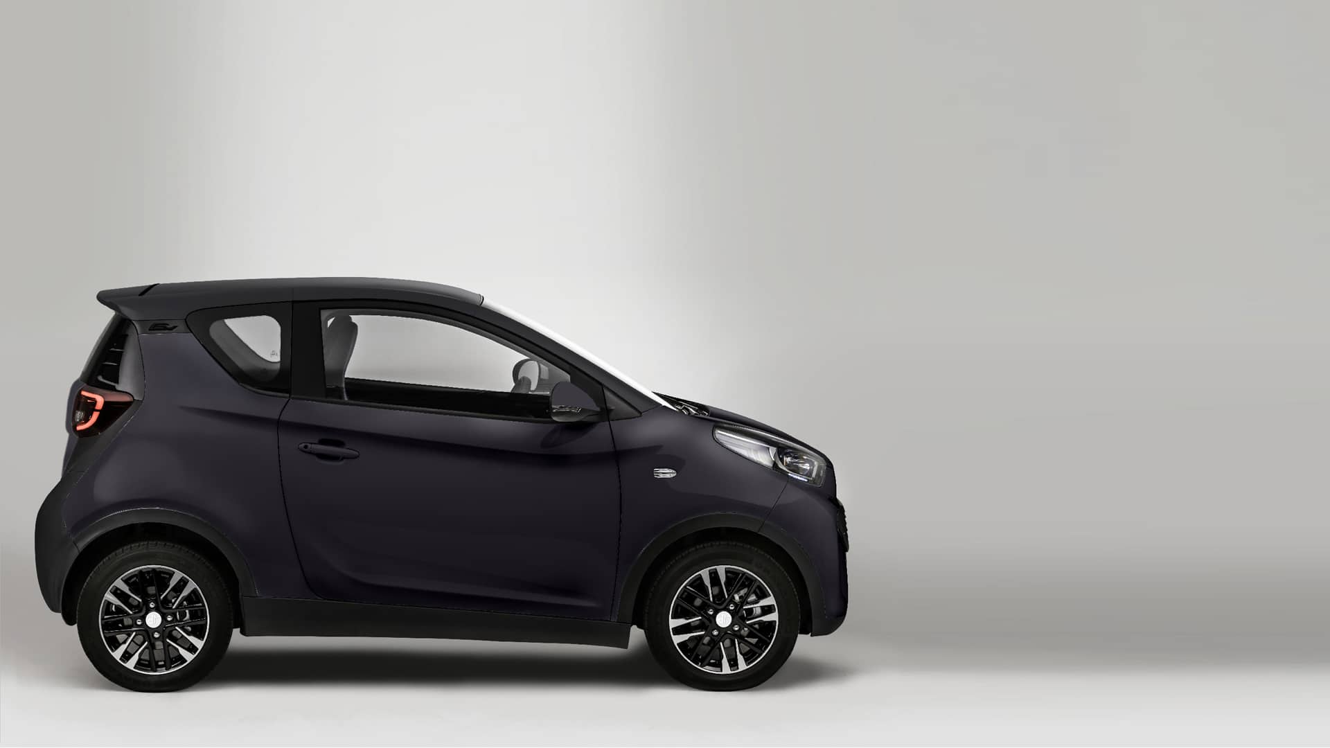 El DR 1.0 en color negro exhibe su silueta lateral con estilo y sobriedad.