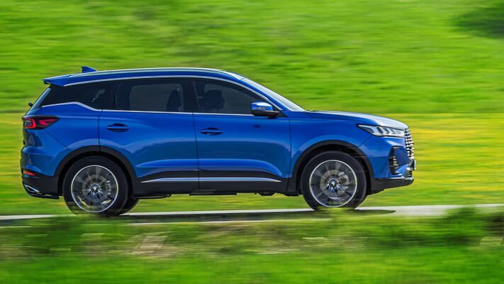 Lateral del DR 6.0 en movimiento que resalta su estética y diseño. Lateral del DR 6.0 en movimiento que resalta su estética y diseño.