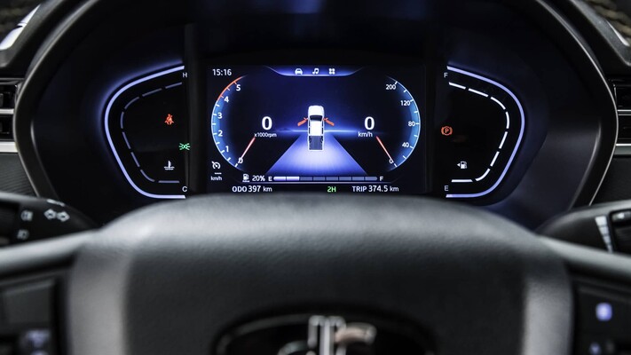 Cluster digital del DR PK8 con una interfaz limpia y clara. Cluster digital del DR PK8 con una interfaz limpia y clara.