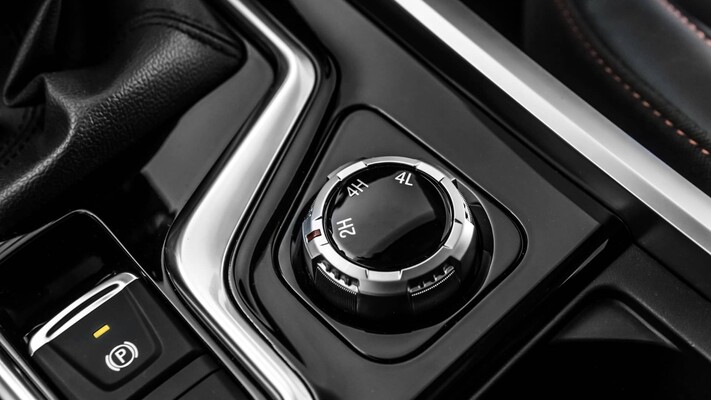 Selector de modo de tracción del DR PK8 con acabado premium. Selector de modo de tracción del DR PK8 con acabado premium.