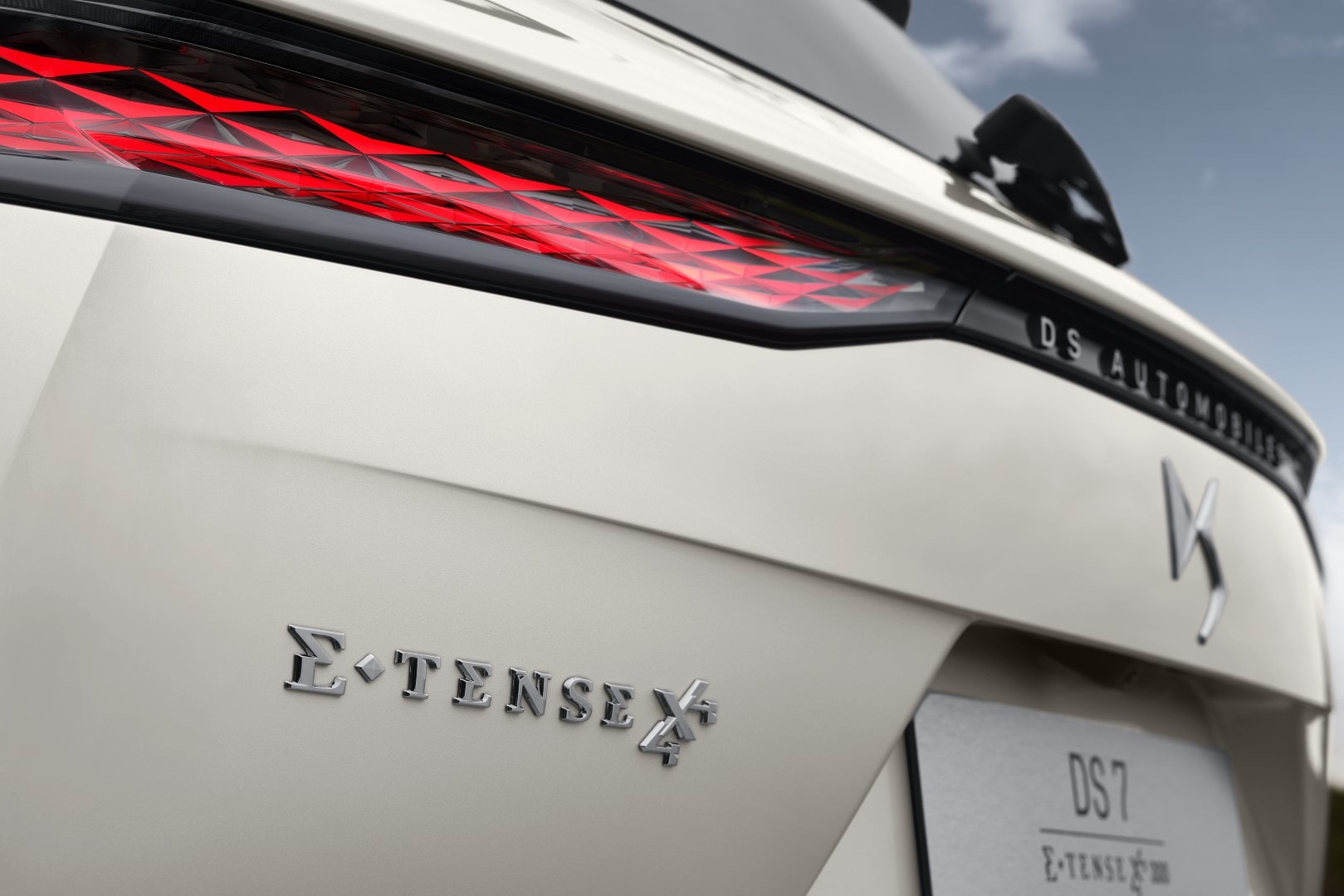 Detalle de la tecnología Extensys en el DS7 Híbrido.