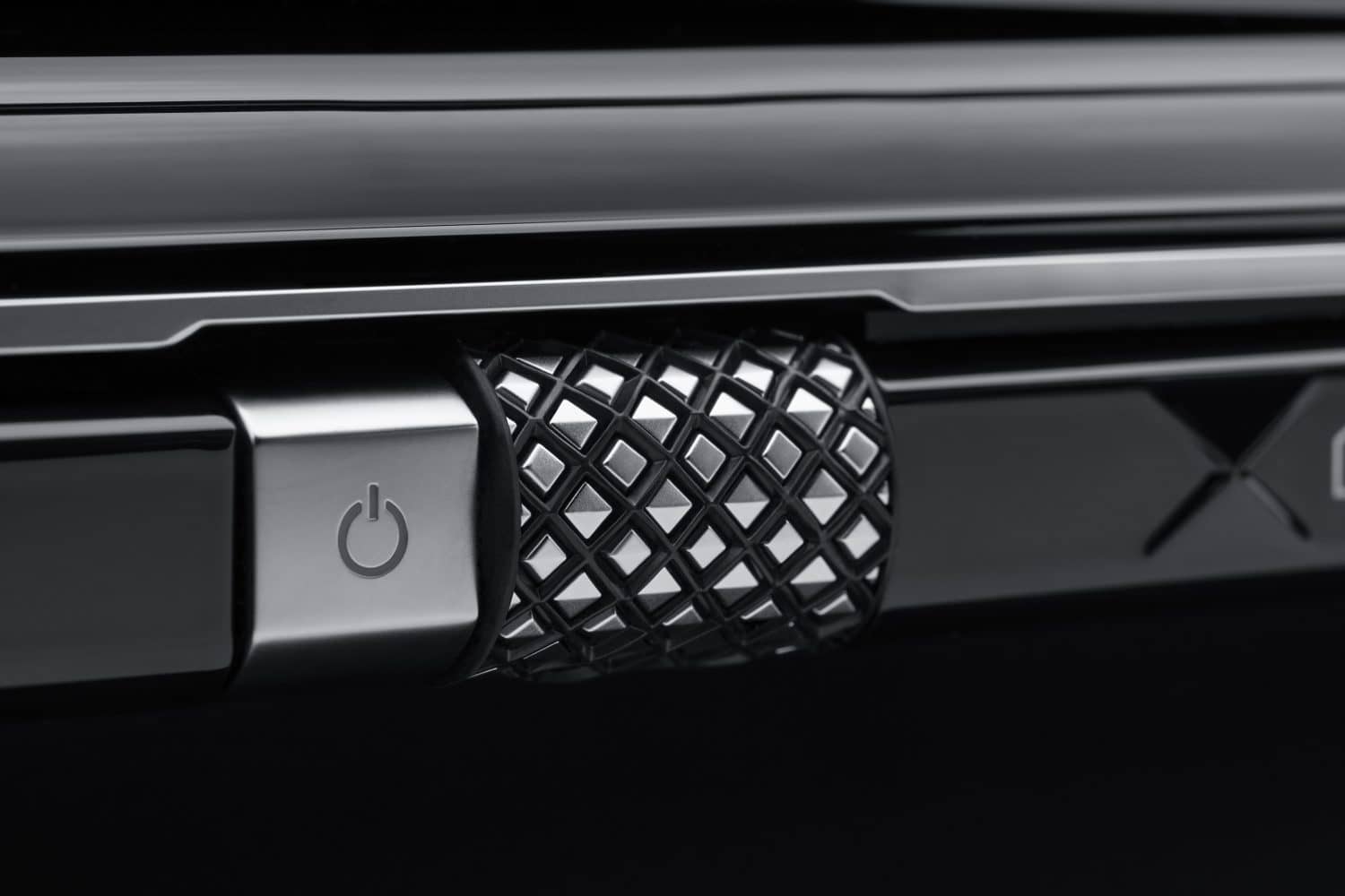 Vista detallada de la rueda de comandos del DS 7, fusión de tecnología y diseño