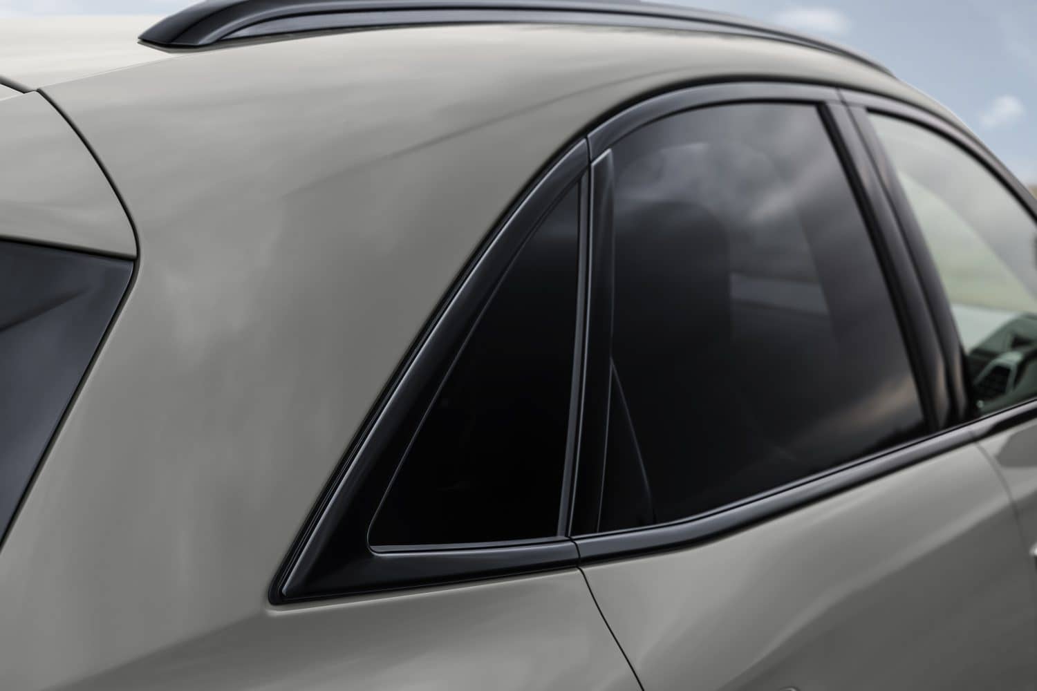 Ventanilla lateral que realza el diseño aerodinámico del DS 7