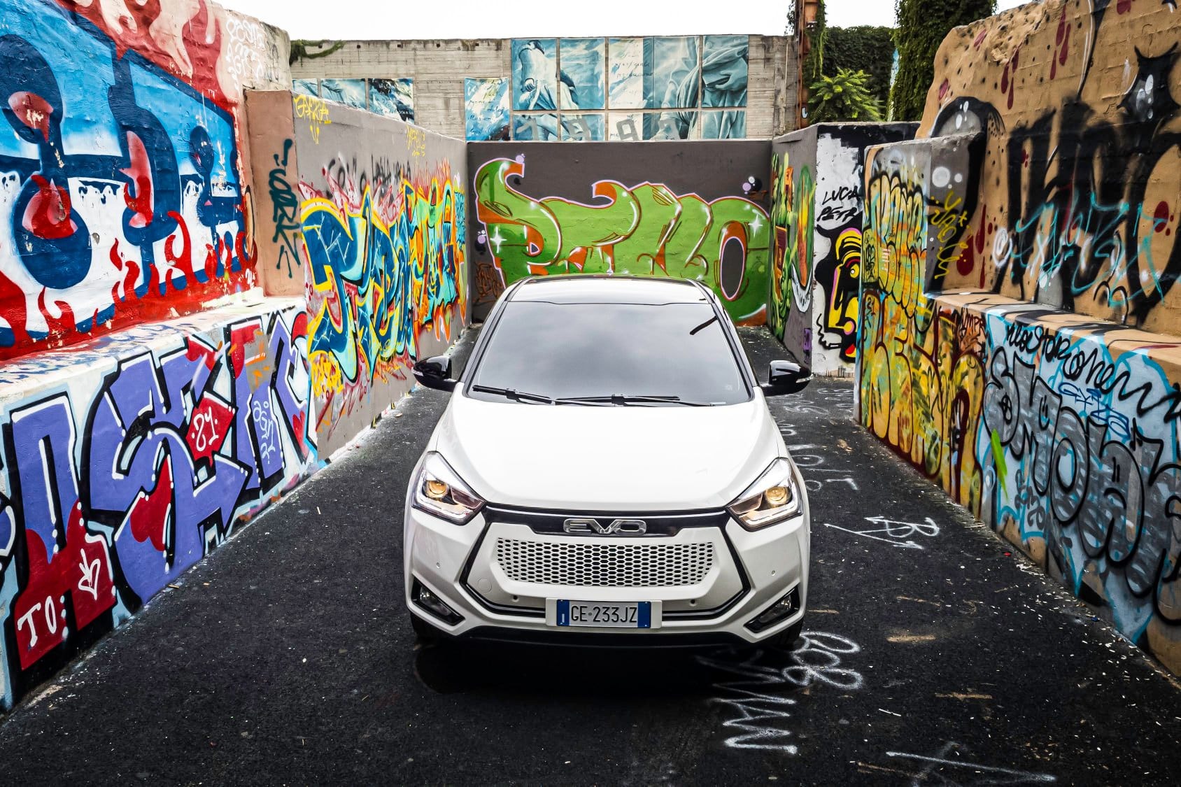 El EVO 3 destaca por su aerodinámica y estilo urbano. Perfecto para la ciudad.