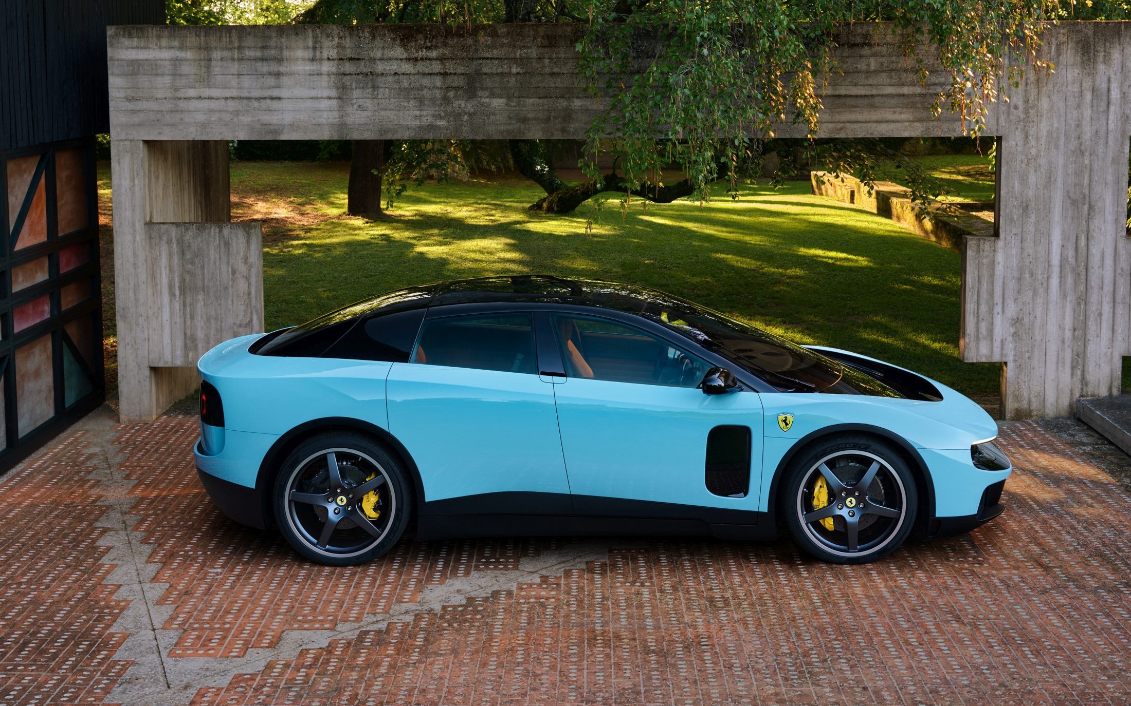 Ferrari Luce
