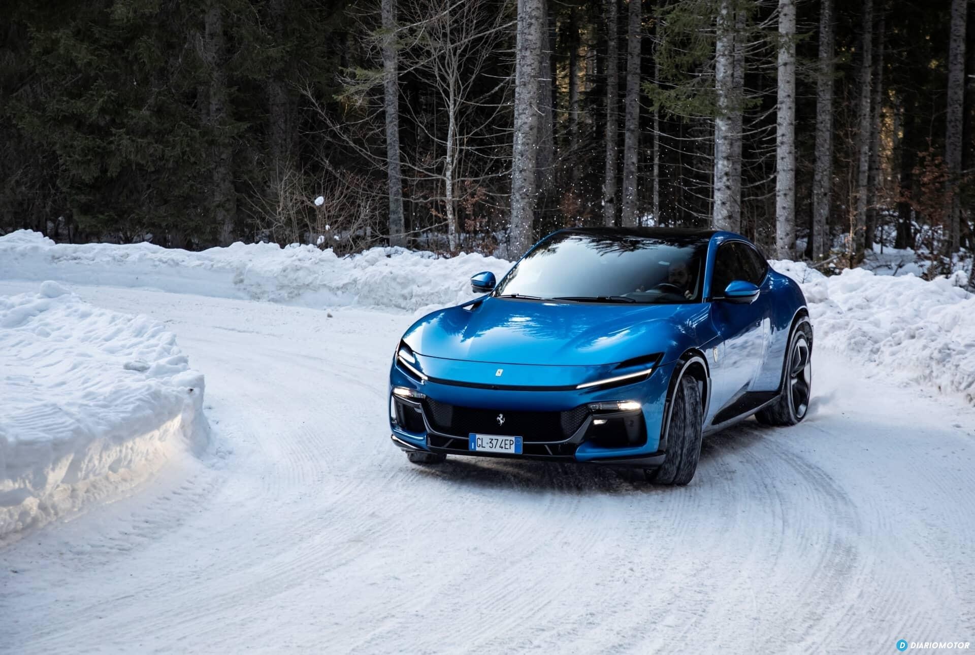 Ferrari Purosangue en acción, demostrando su manejo en superficies nevadas.
