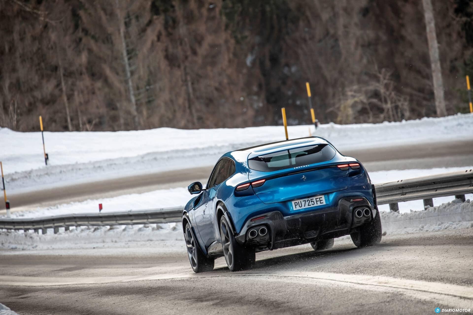 Aceleración del Ferrari Purosangue en entorno invernal.