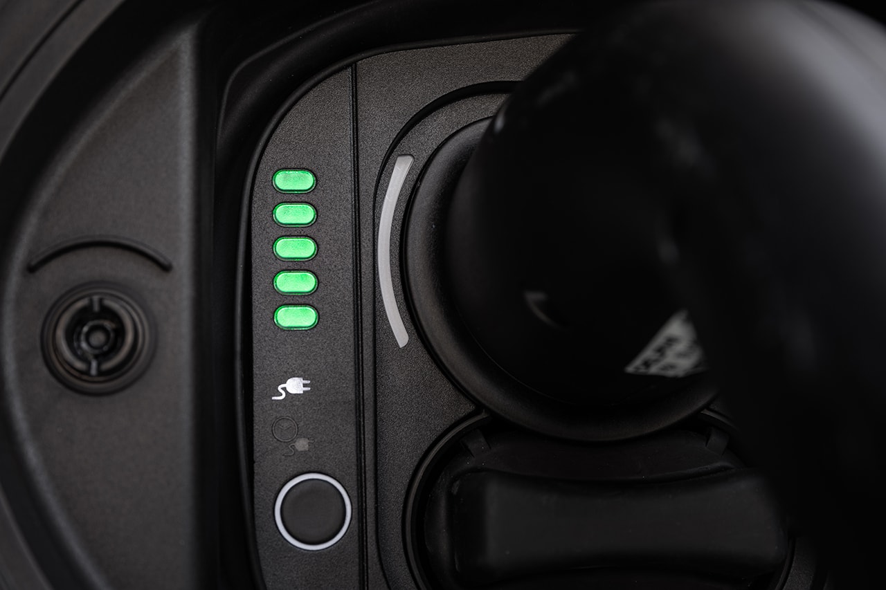 Detalle del indicador de carga que ofrece información de autonomía.