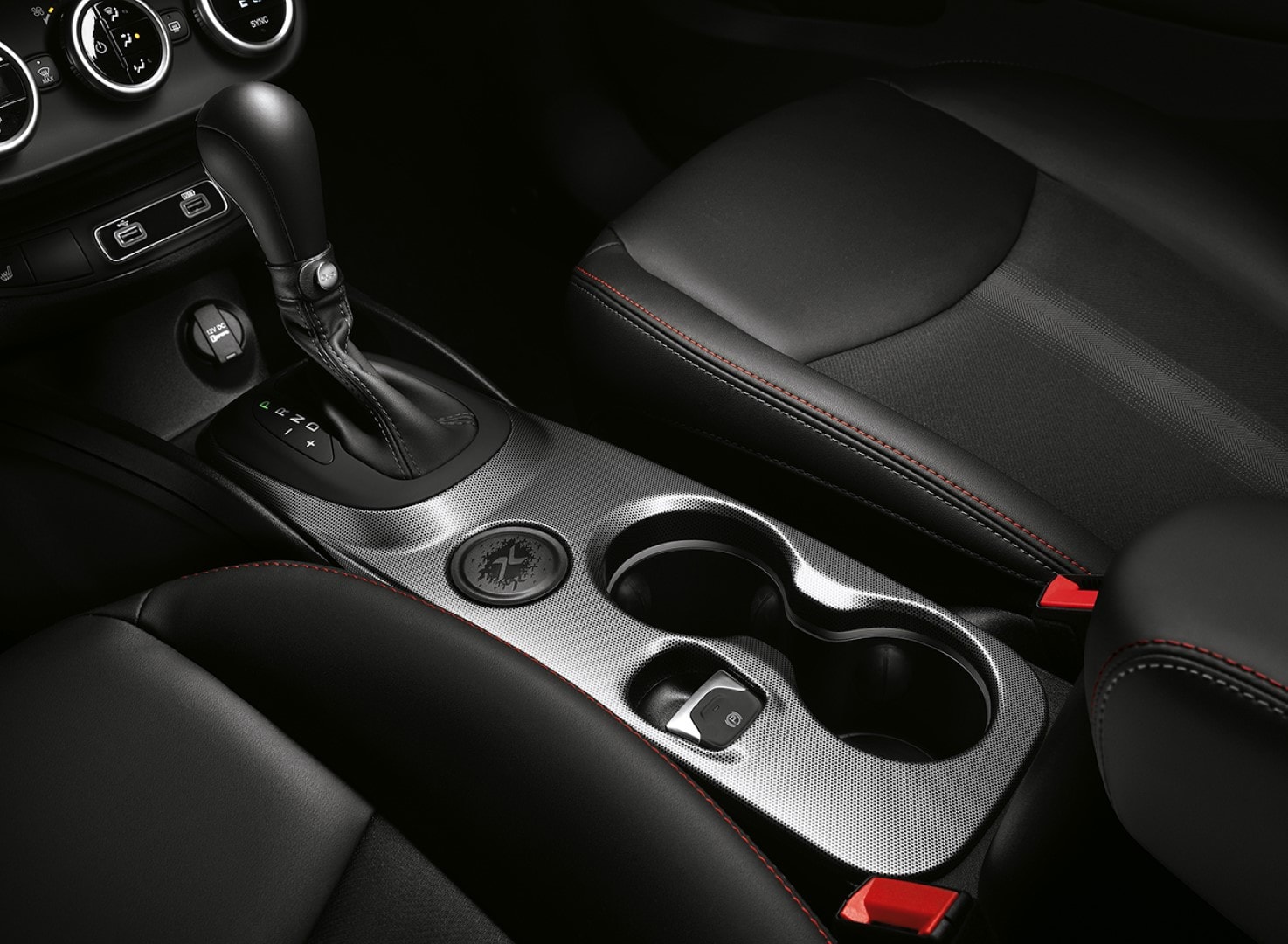 Centro de mando y control, acabados sofisticados y ergonómicos.