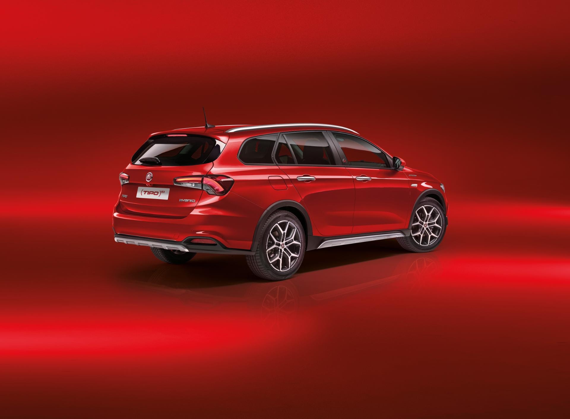 Vista trasera del Fiat Tipo 5P con iluminación que acentúa sus líneas.