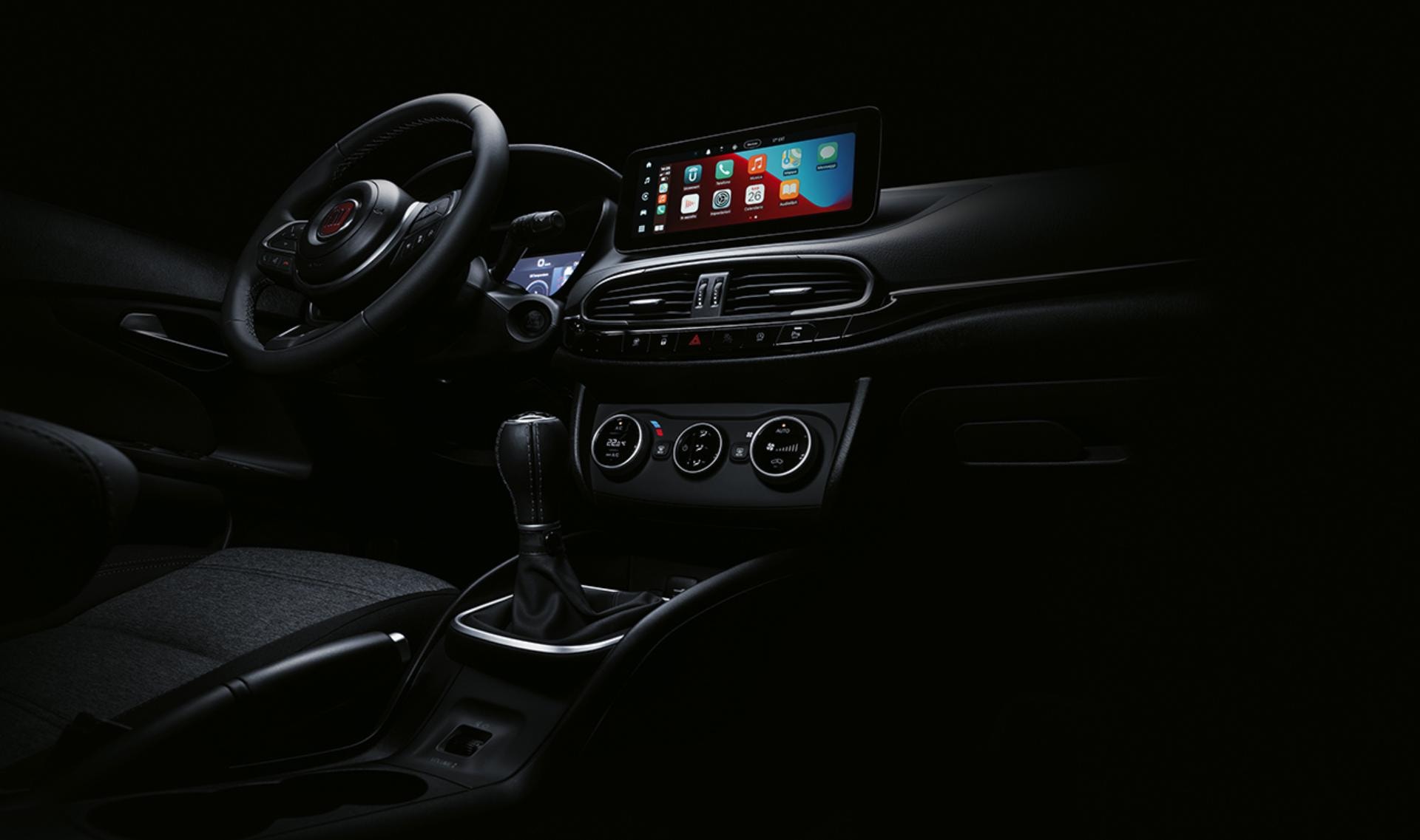 Perspectiva frontal del interior del Fiat Tipo 5P.