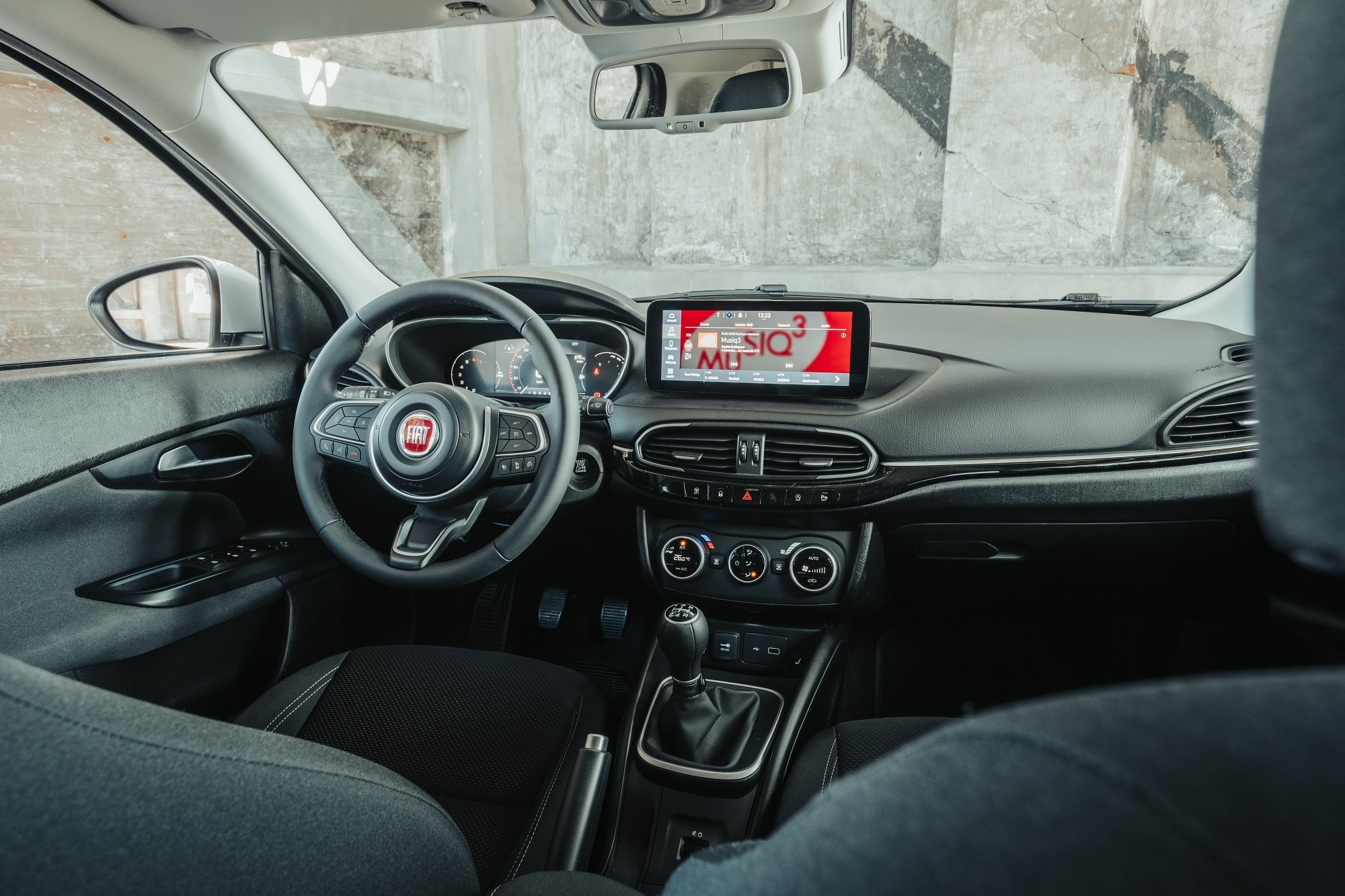 Vista del habitáculo del Fiat Tipo SW, donde el confort y diseño van de la mano.