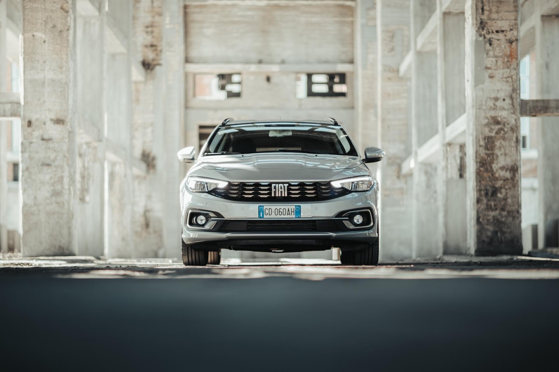 El Fiat Tipo SW muestra una parrilla frontal con diseño contemporáneo.