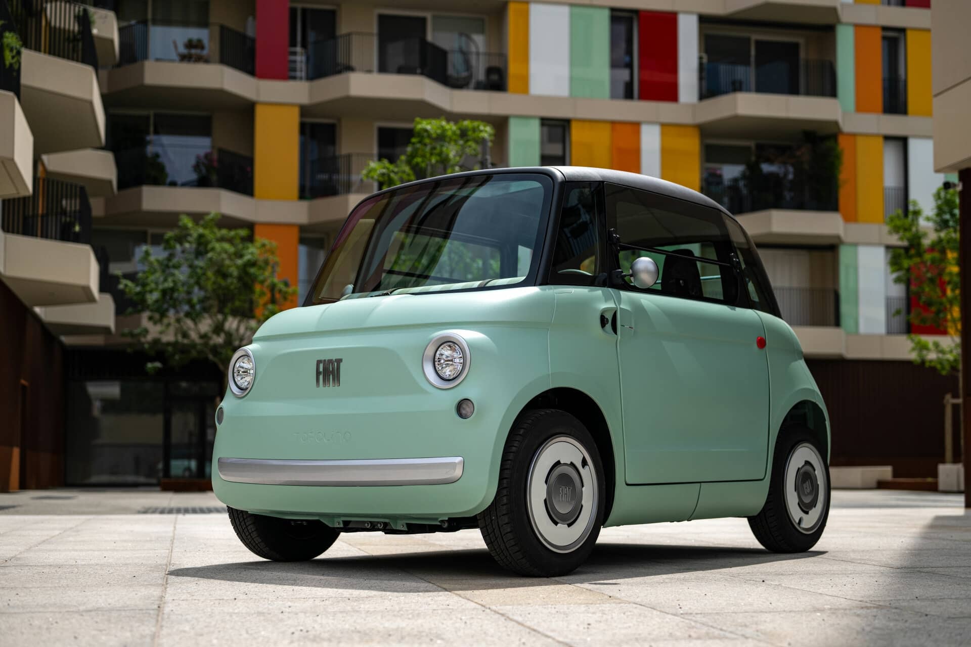 Fiat Topolino contemporáneo reinterpretando el clásico diseño italiano.