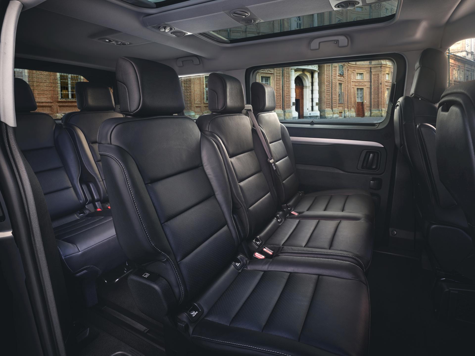 Amplitud y comfort de los asientos traseros en el Fiat Ulysse