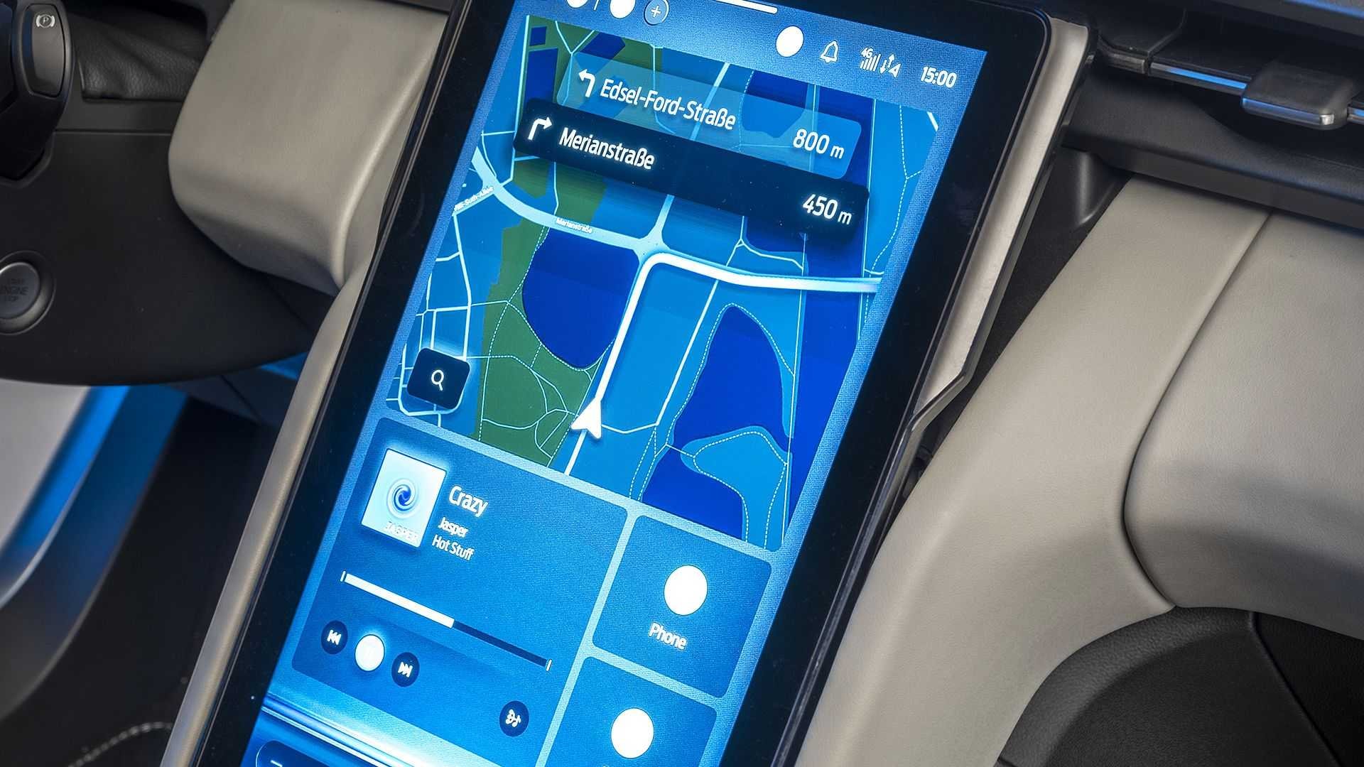 Vista del interior del habitáculo, mostrando la calidad de los asientos.