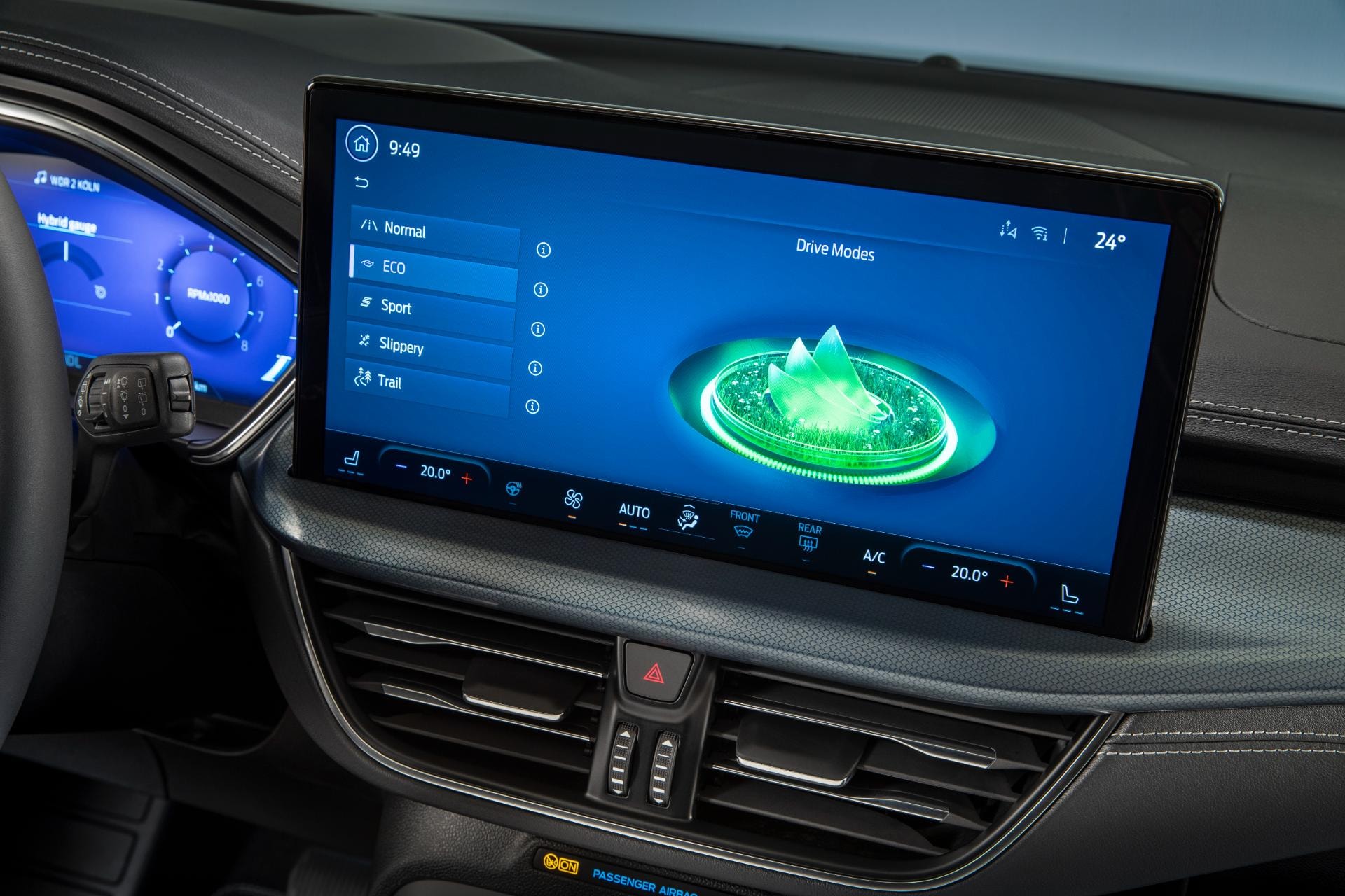 Selección de modos de conducción vía la pantalla táctil central.