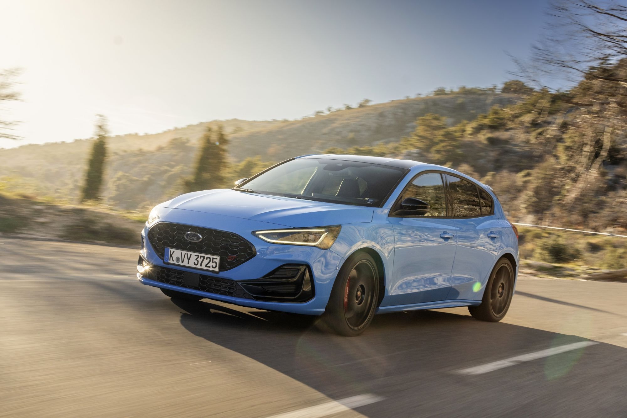 Detalle de la parte trasera del Ford Focus ST, resaltando su modernidad.