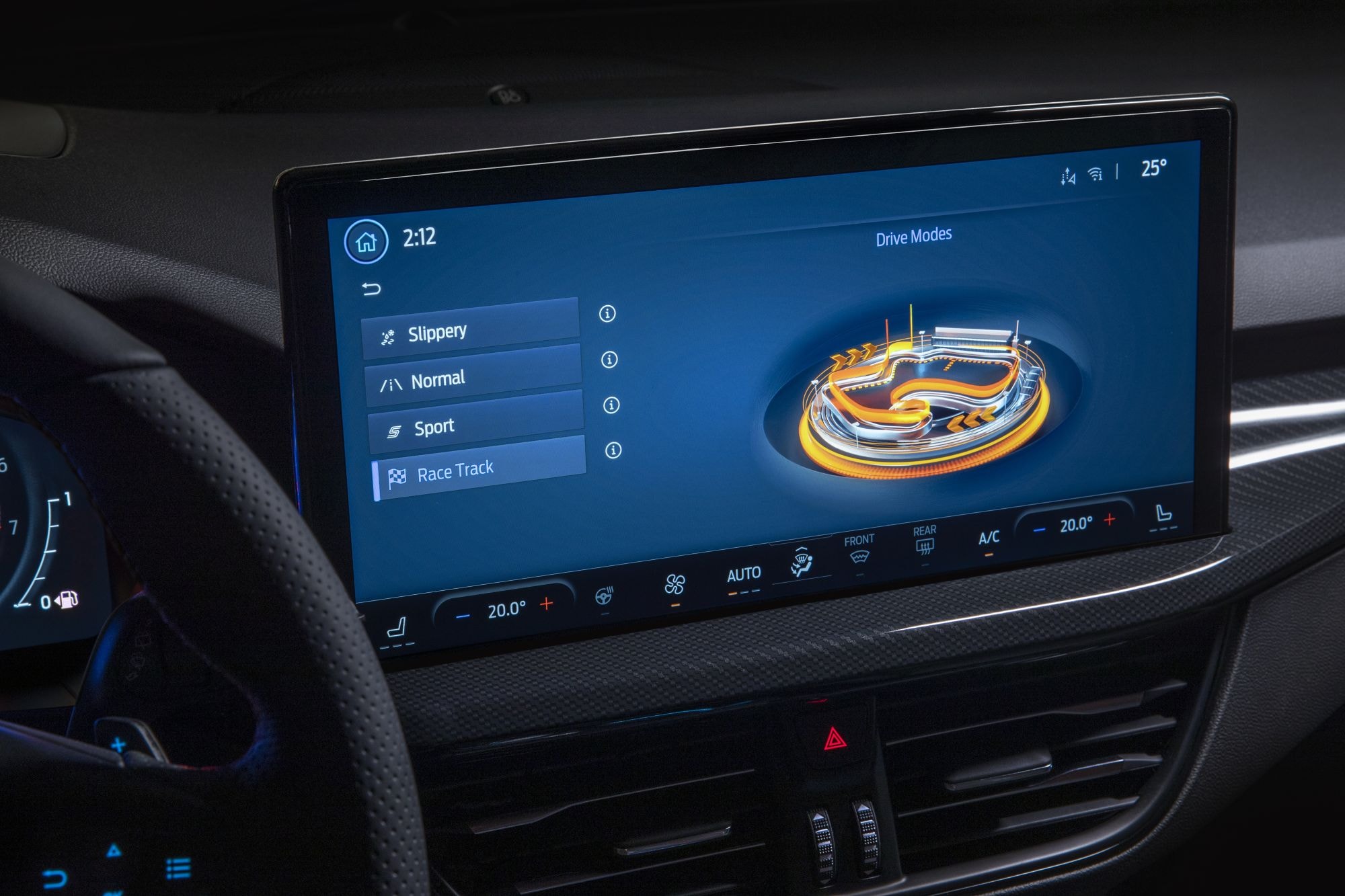 El sistema de infoentretenimiento ofrece varios modos de conducción.