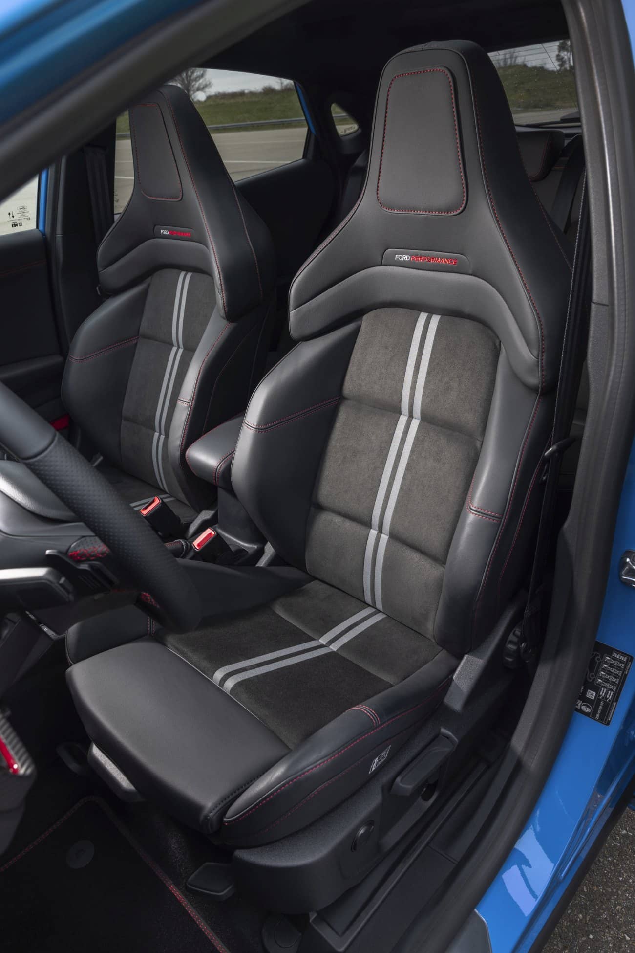 Asientos deportivos del Ford Puma ST con detalles distintivos.