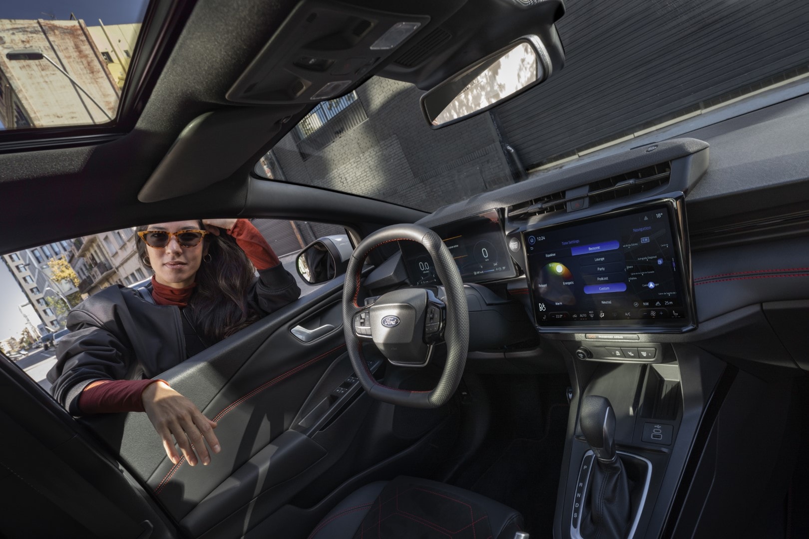 Interior del Ford Puma desde la perspectiva del segundo asiento.