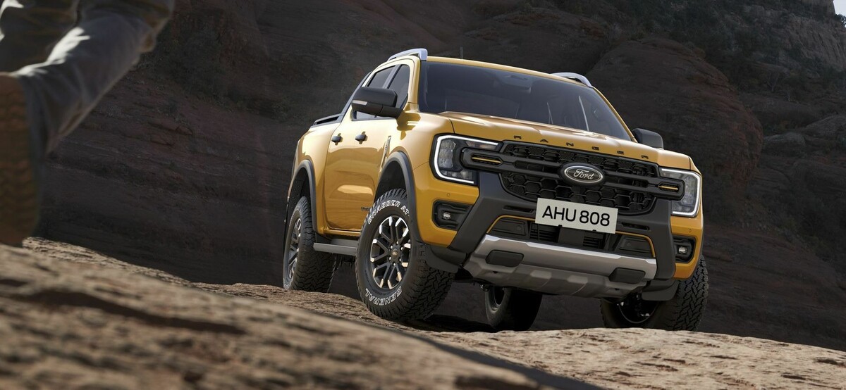 Ford Ranger Wildtrak en un entorno de aventura, mostrando su robustez y diseño exterior. Ford Ranger Wildtrak en un entorno de aventura, mostrando su robustez y diseño exterior.