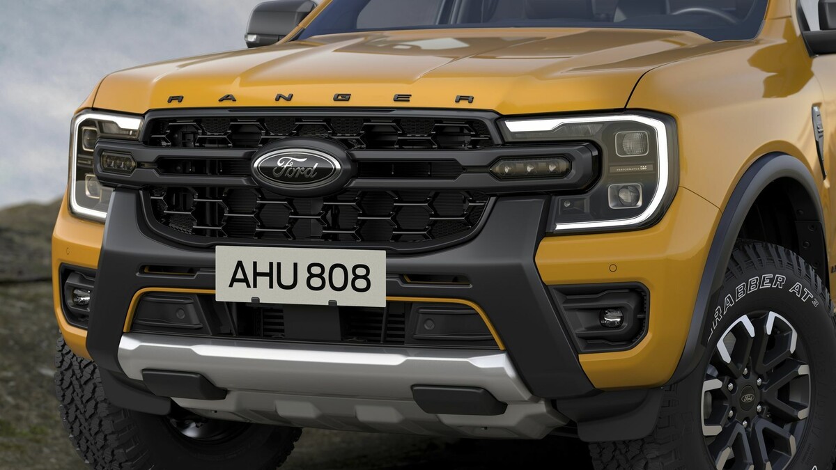 Vista en primer plano de la parrilla y el frontal del Ford Ranger Vista en primer plano de la parrilla y el frontal del Ford Ranger