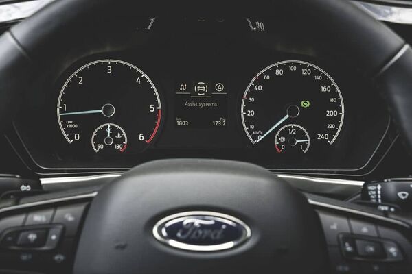 Detalle del cuadro de instrumentos del Tourneo Connect Detalle del cuadro de instrumentos del Tourneo Connect