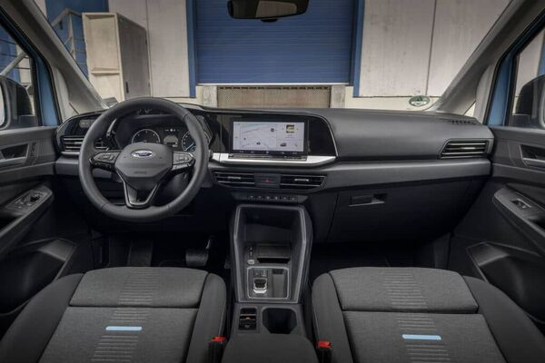 Interior del Tourneo Connect con enfoque en el área del conductor Interior del Tourneo Connect con enfoque en el área del conductor