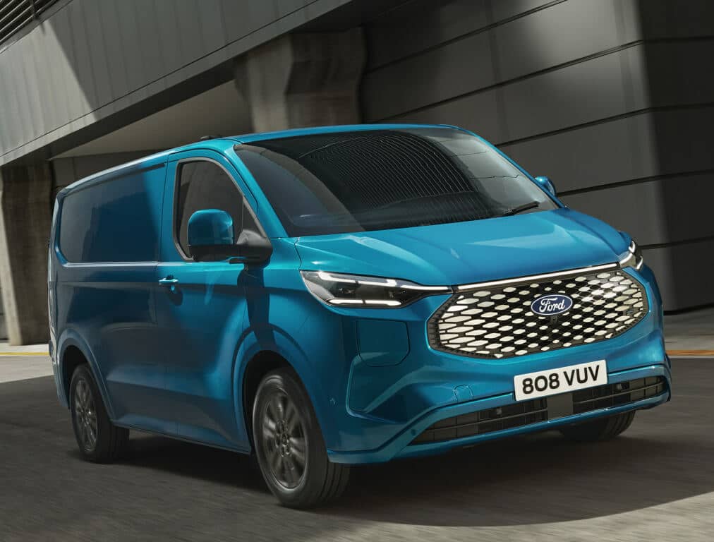 Angulo dinámico frontal y lateral de la Ford Transit Custom eléctrica
