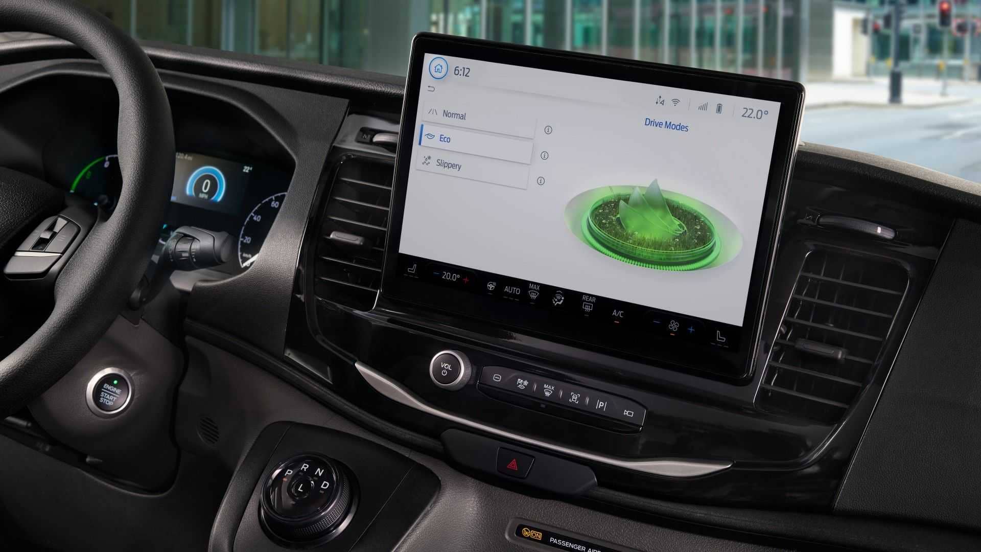 Pantalla central táctil con interfaz de usuario del Ford Transit eléctrico