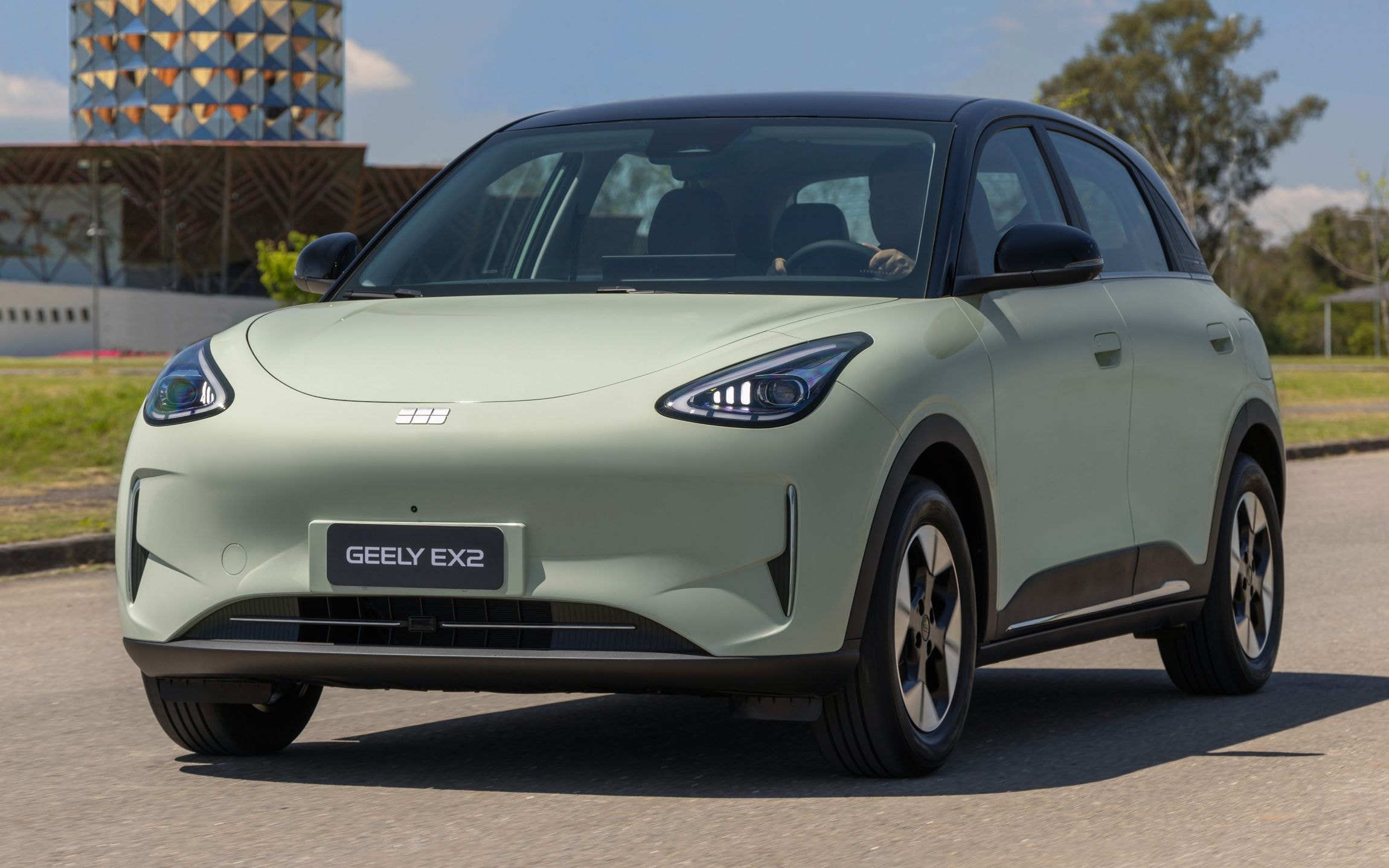 Geely E2
