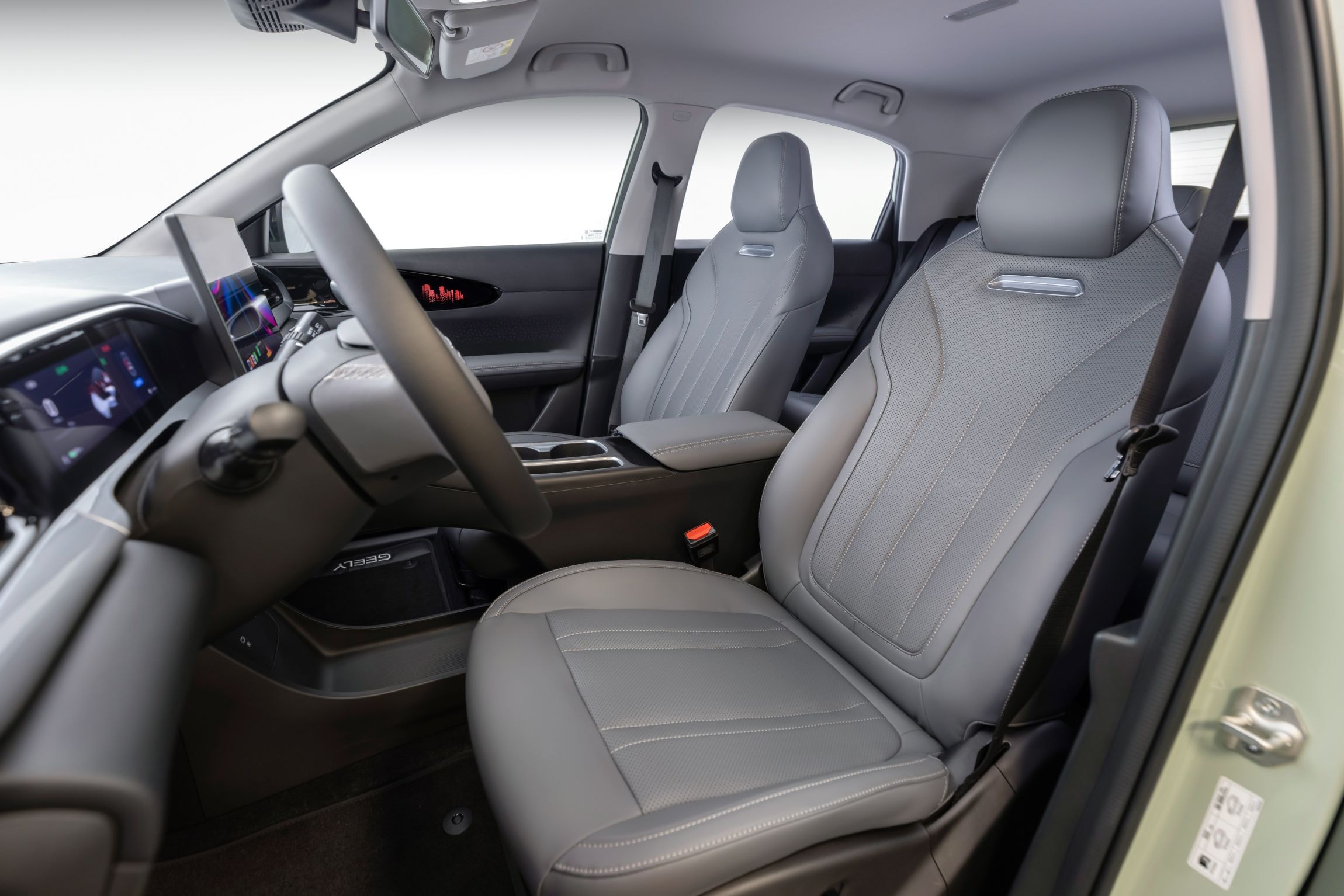 Geely E2