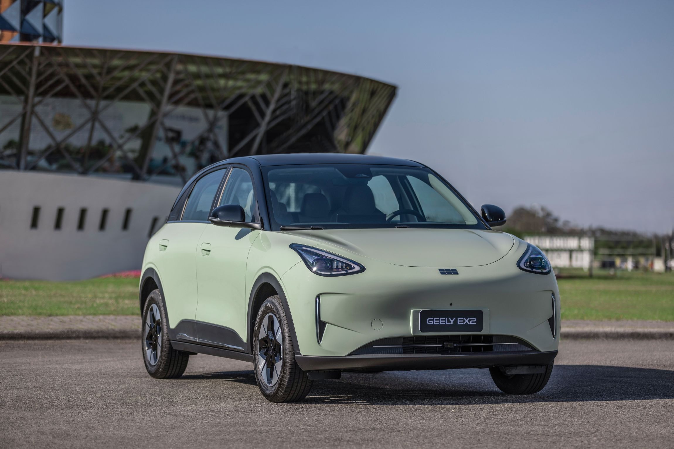 Geely E2