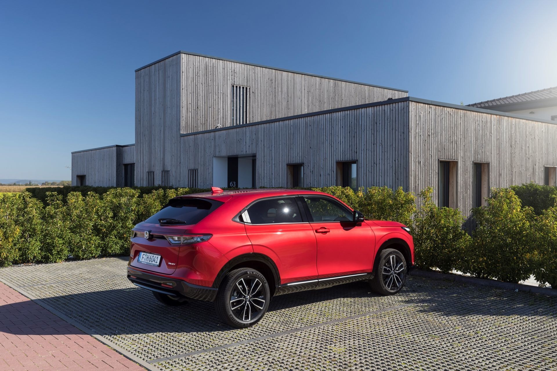Vista lateral del Honda HR-V resaltando su línea de diseño.
