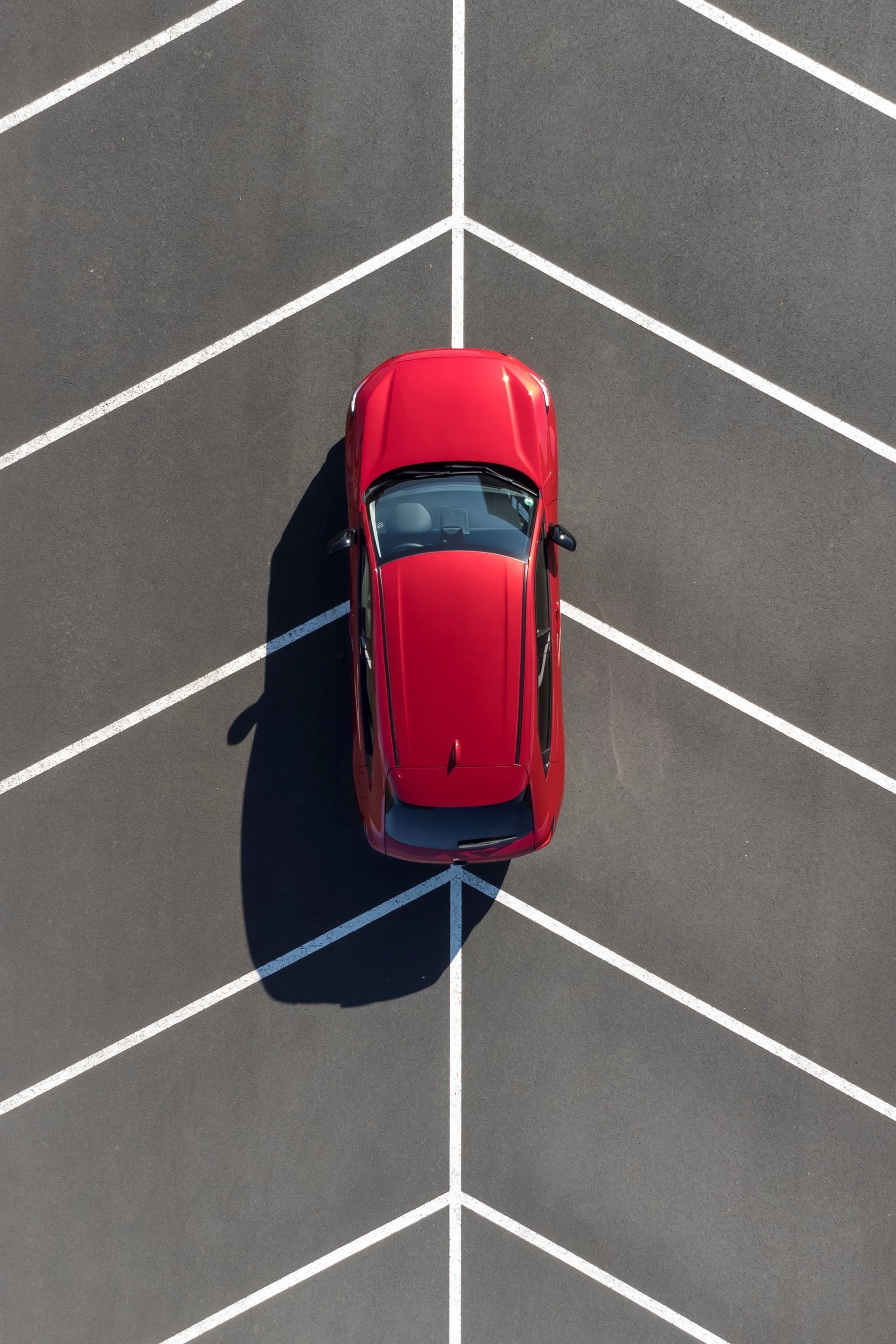 Imagen aérea que muestra la simetría y el diseño del techo del Honda HR-V.