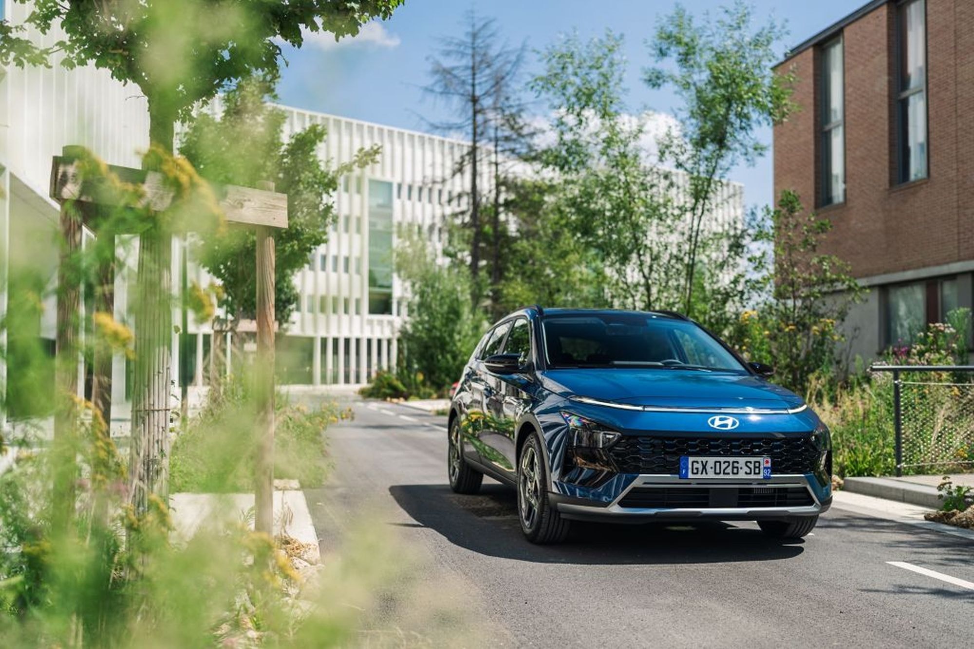 Detalle del lateral del Hyundai Bayon, resaltando su elegante silueta.