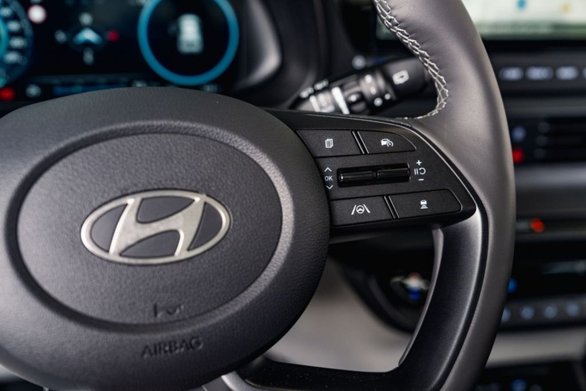 Pantalla central del Hyundai Bayon, con múltiples funciones.