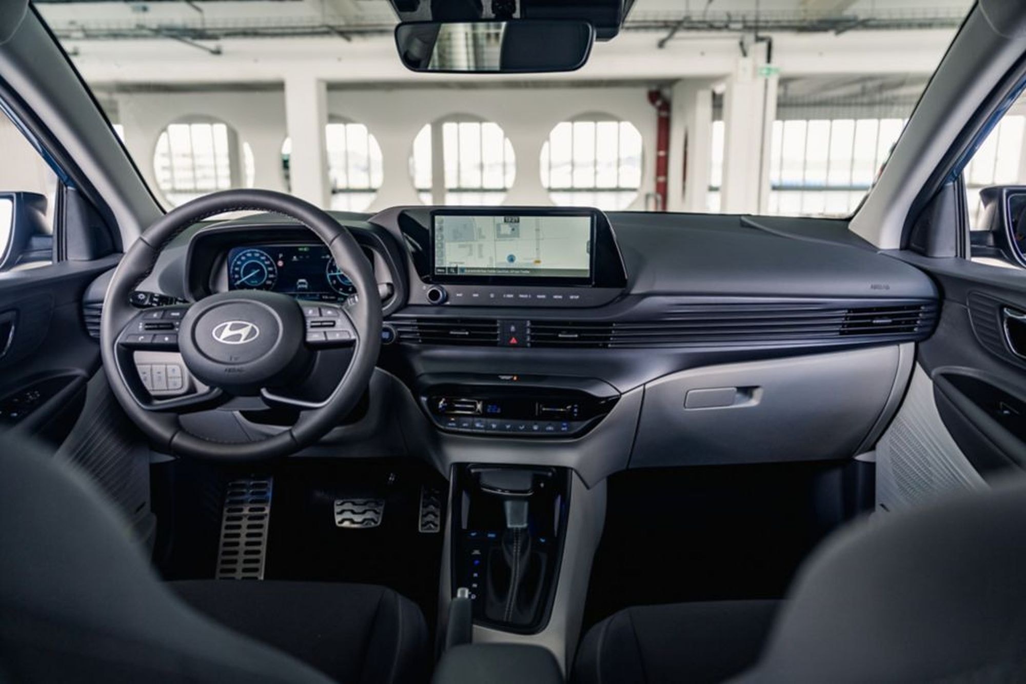 Palanca de cambios del Hyundai Bayon, diseño ergonómico y moderno.