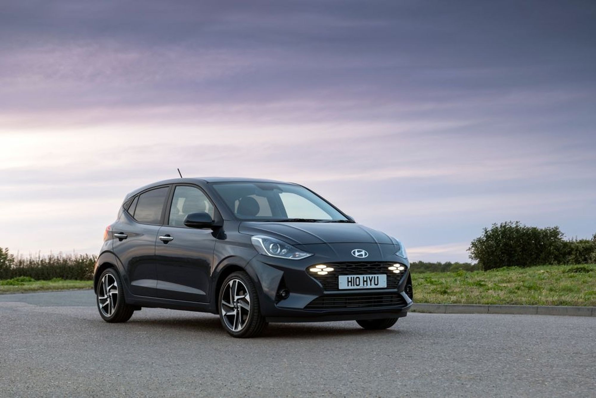 Frontal agresivo del Hyundai i10 N Line con detalles distintivos