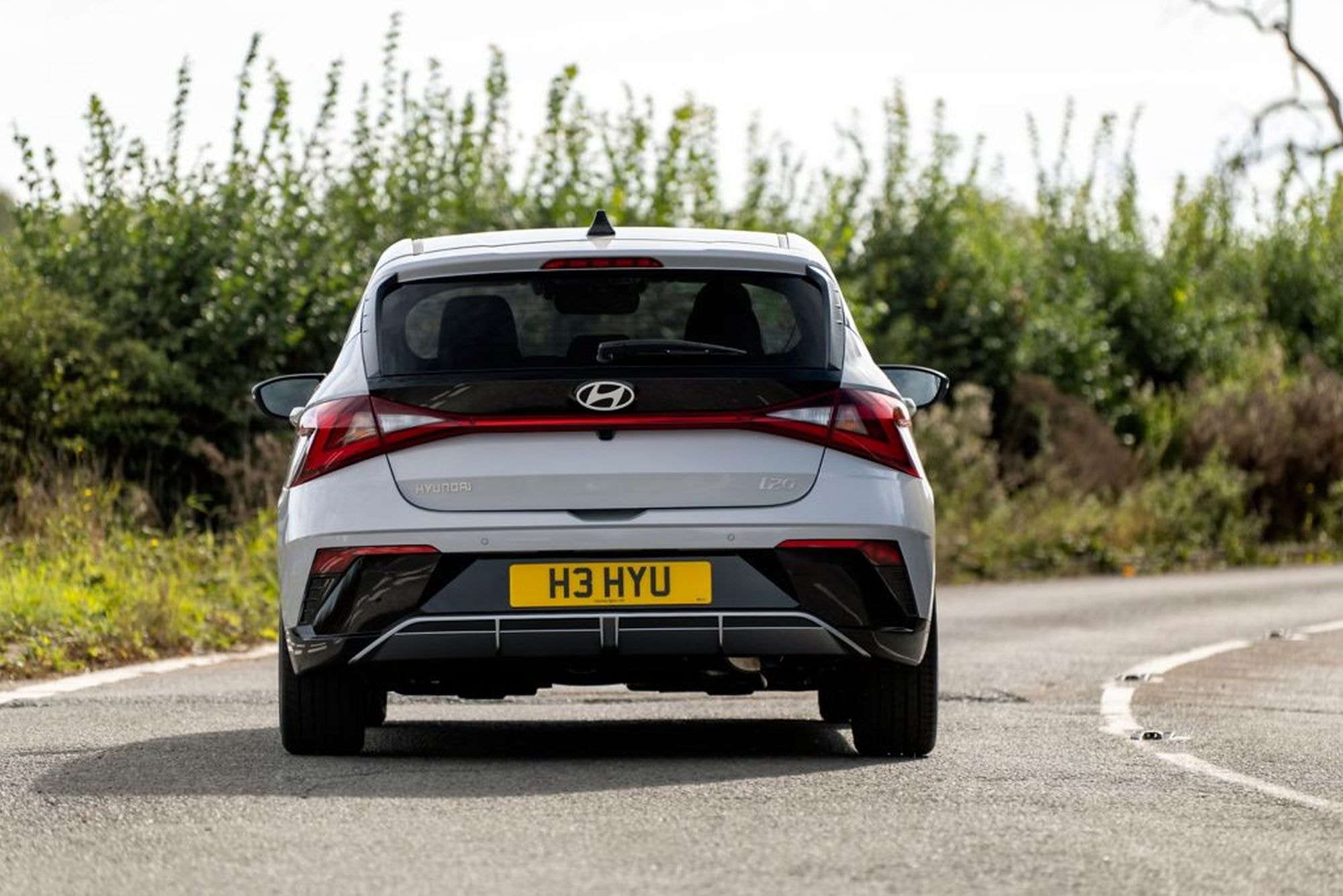Botones de órdenes centralizados para una experiencia de manejo intuitiva.