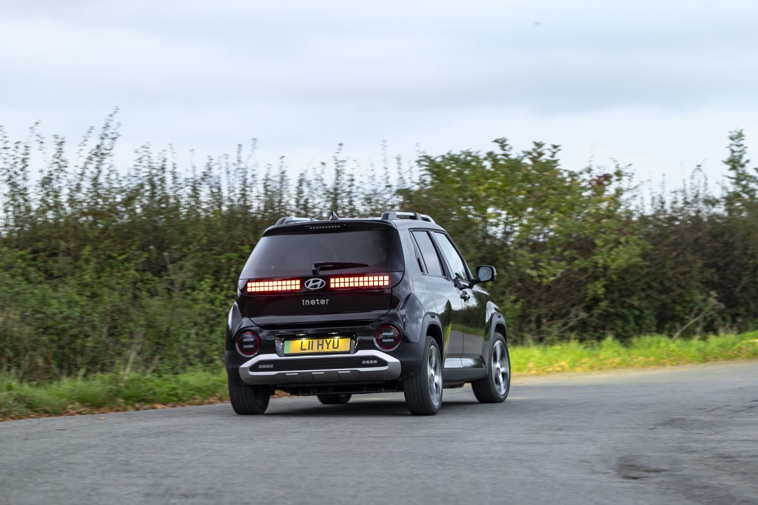 El Hyundai Inster destaca por su diseño moderno y dinámico.