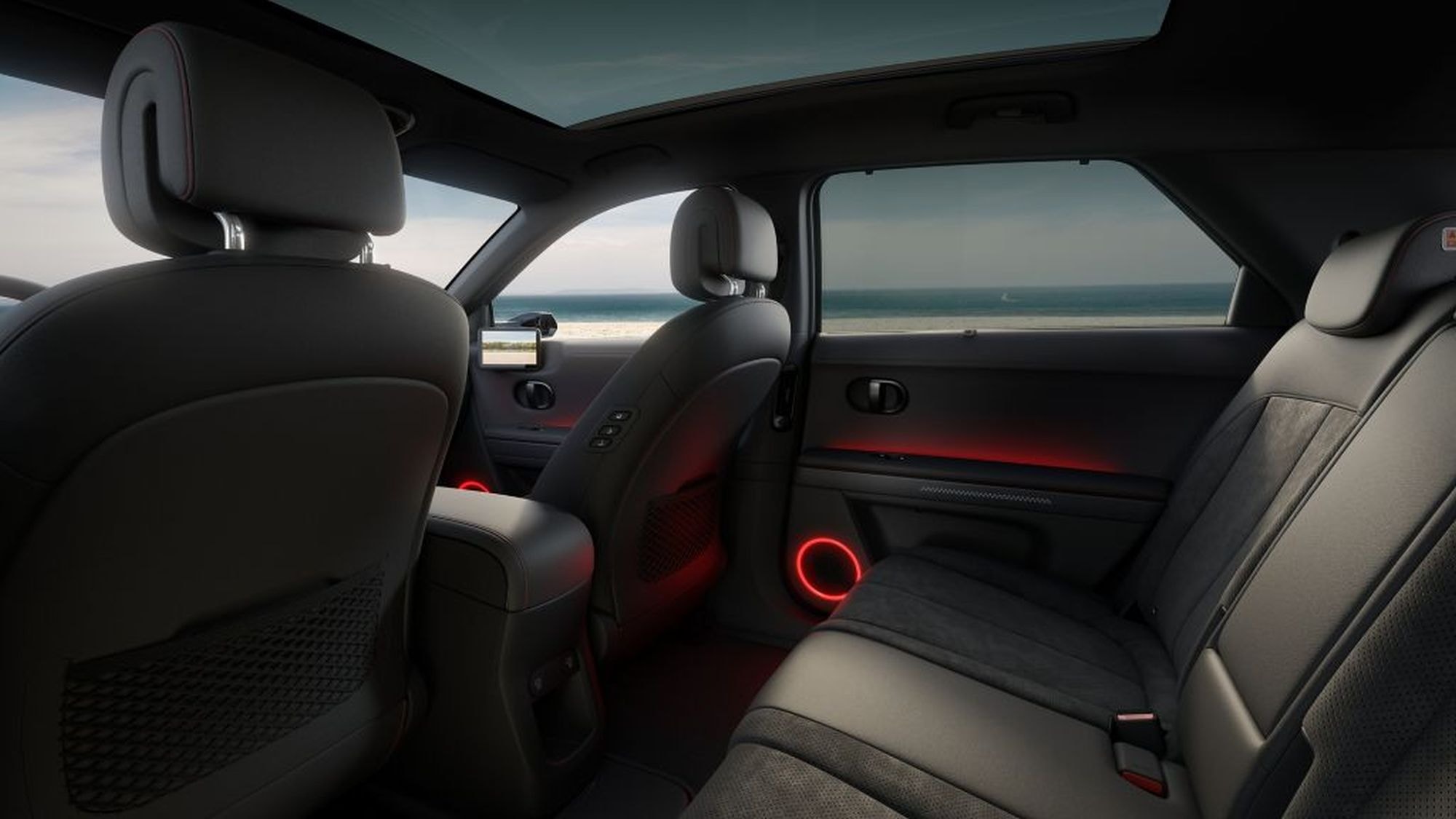 Asientos delanteros cómodos y bien diseñados del Ioniq 5, ideales para largos viajes.