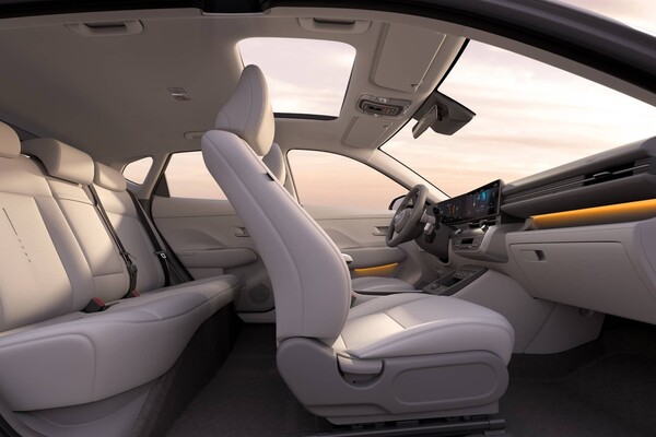 Acercamiento al sistema de iluminación trasera del Hyundai Kona. Acercamiento al sistema de iluminación trasera del Hyundai Kona.