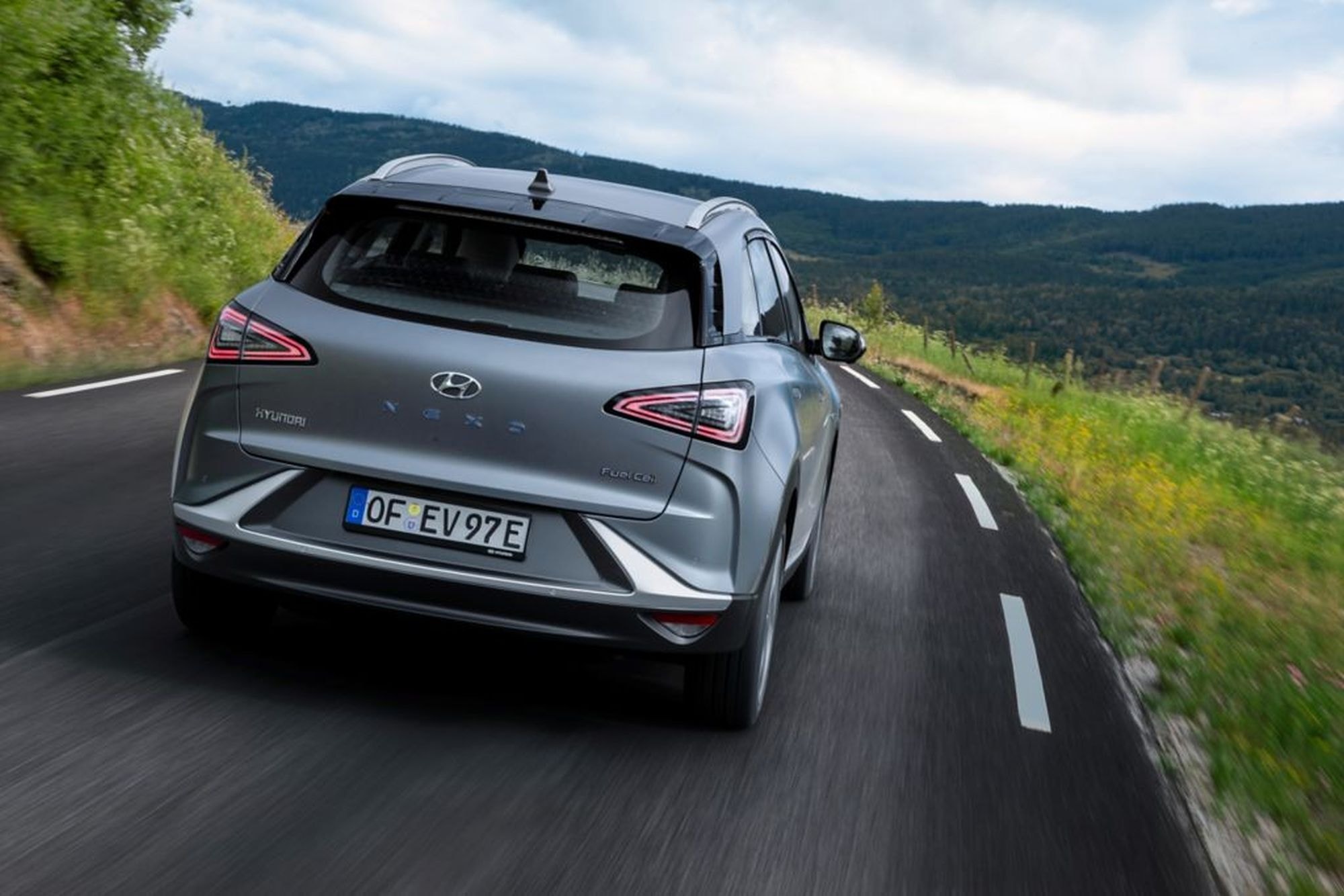 El diseño trasero del NEXO combina estética con funcionalidad.