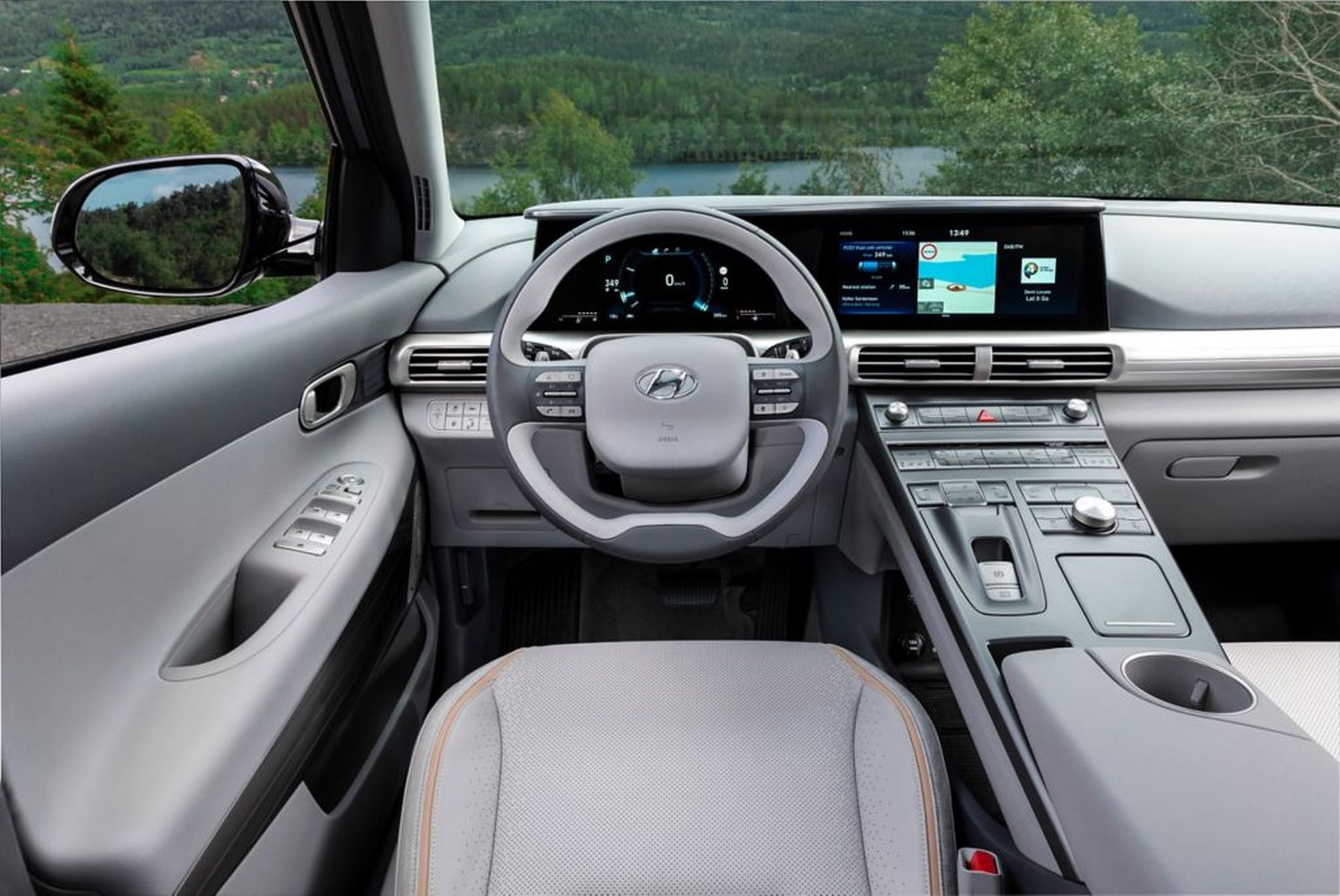 El NEXO en una estación de carga de hidrógeno, un paso hacia la movilidad sostenible.