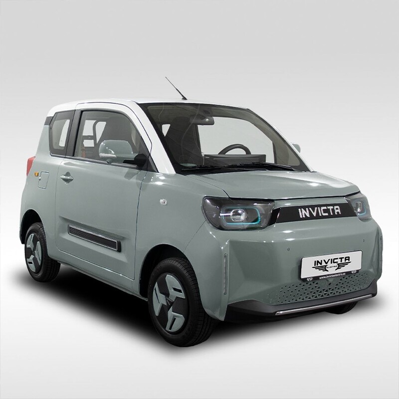 Vista angular del Invicta Pony, destacando su diseño urbano. Vista angular del Invicta Pony, destacando su diseño urbano.